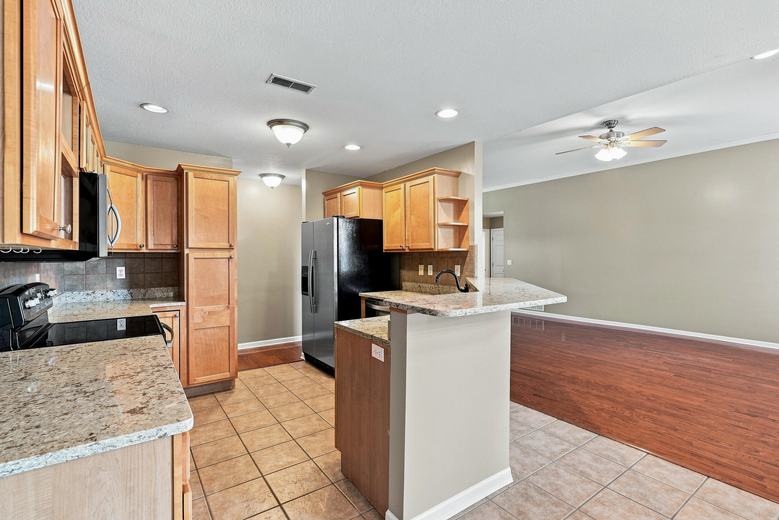 2500 Longview Dr Property Photo 24