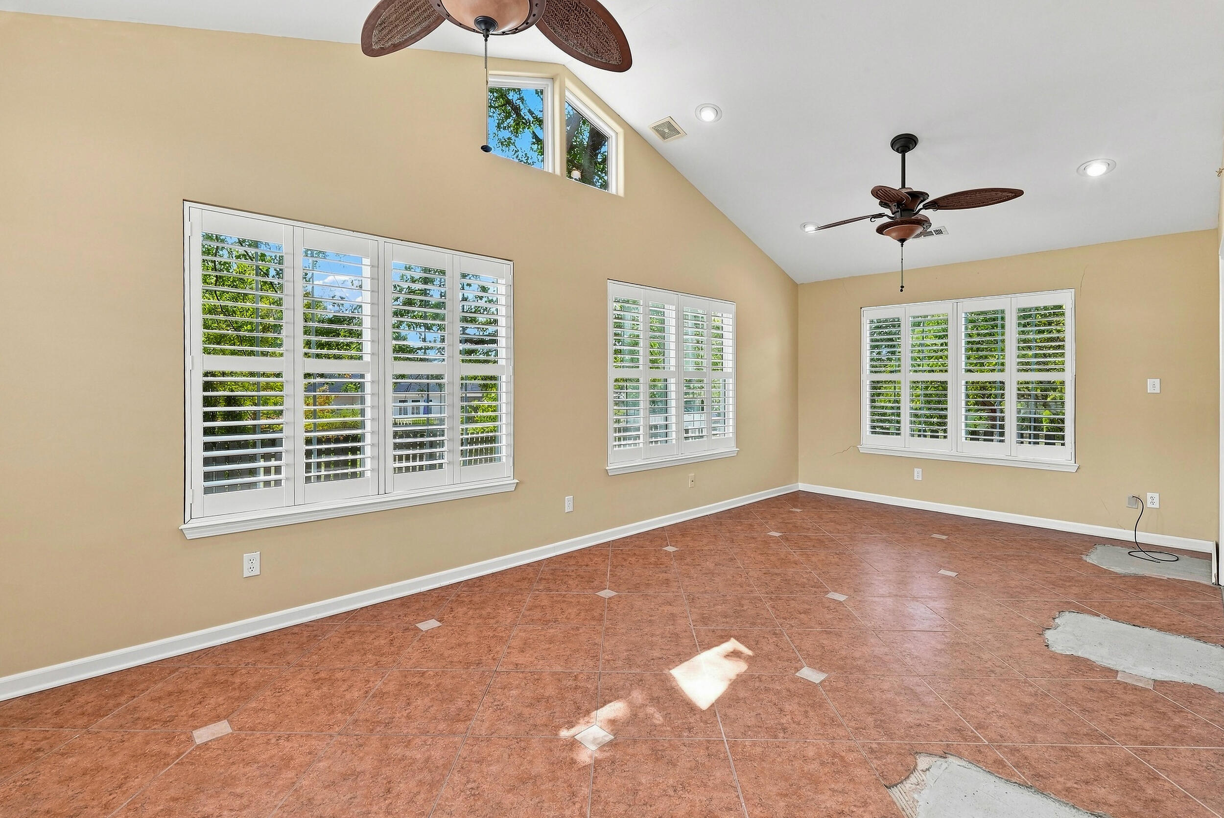 2500 Longview Dr Property Photo 28