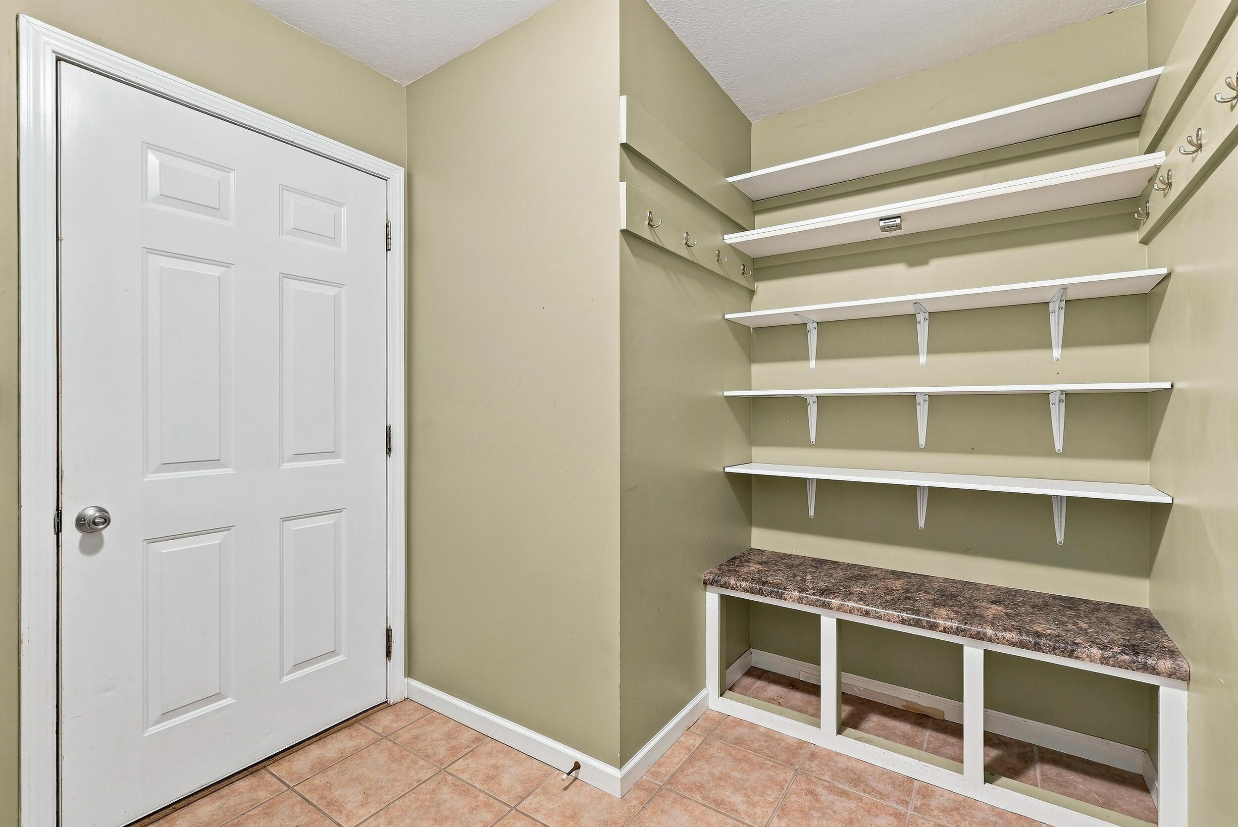 2500 Longview Dr Property Photo 44