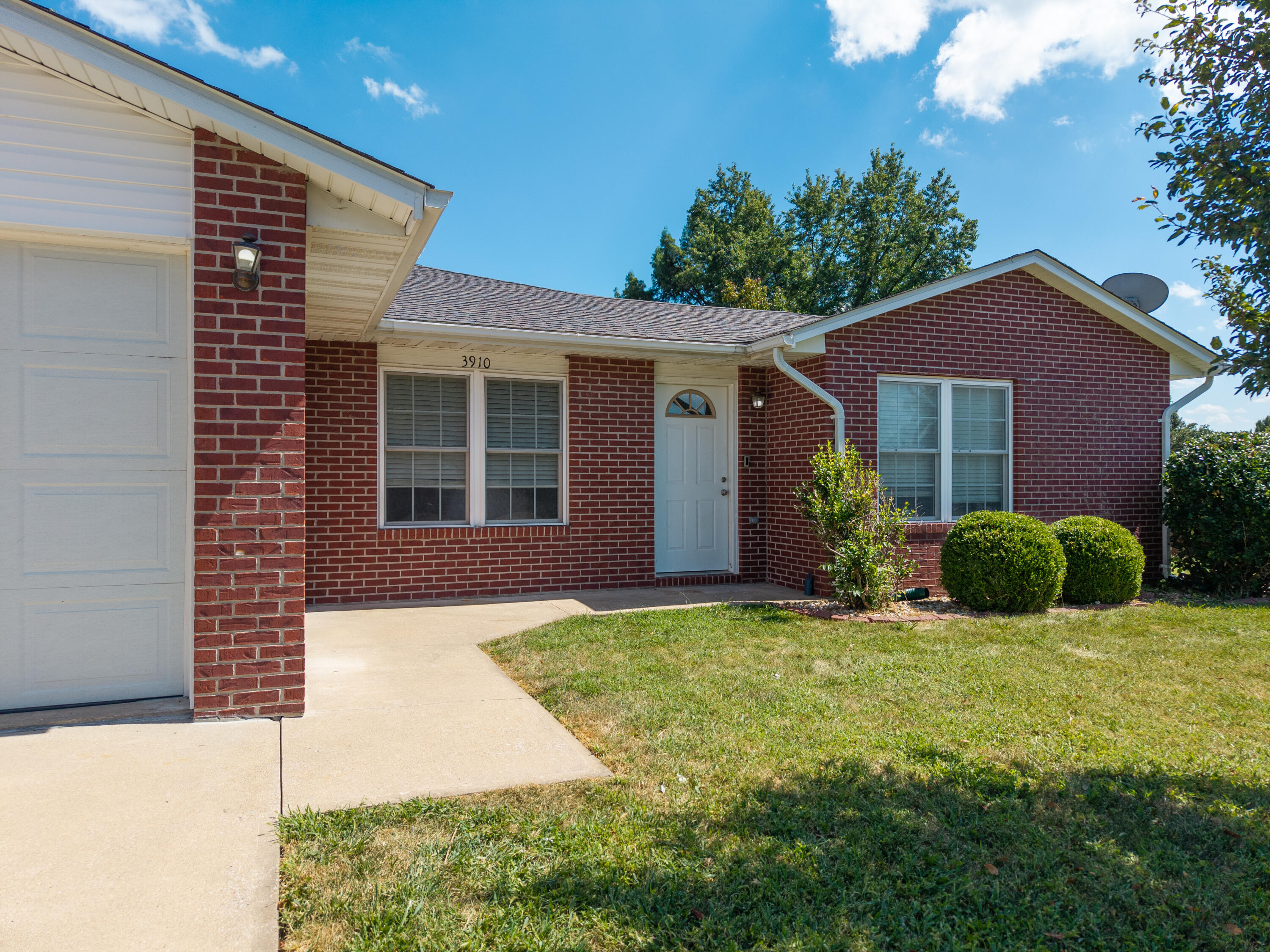 3910 Beechwood Dr Property Photo 1
