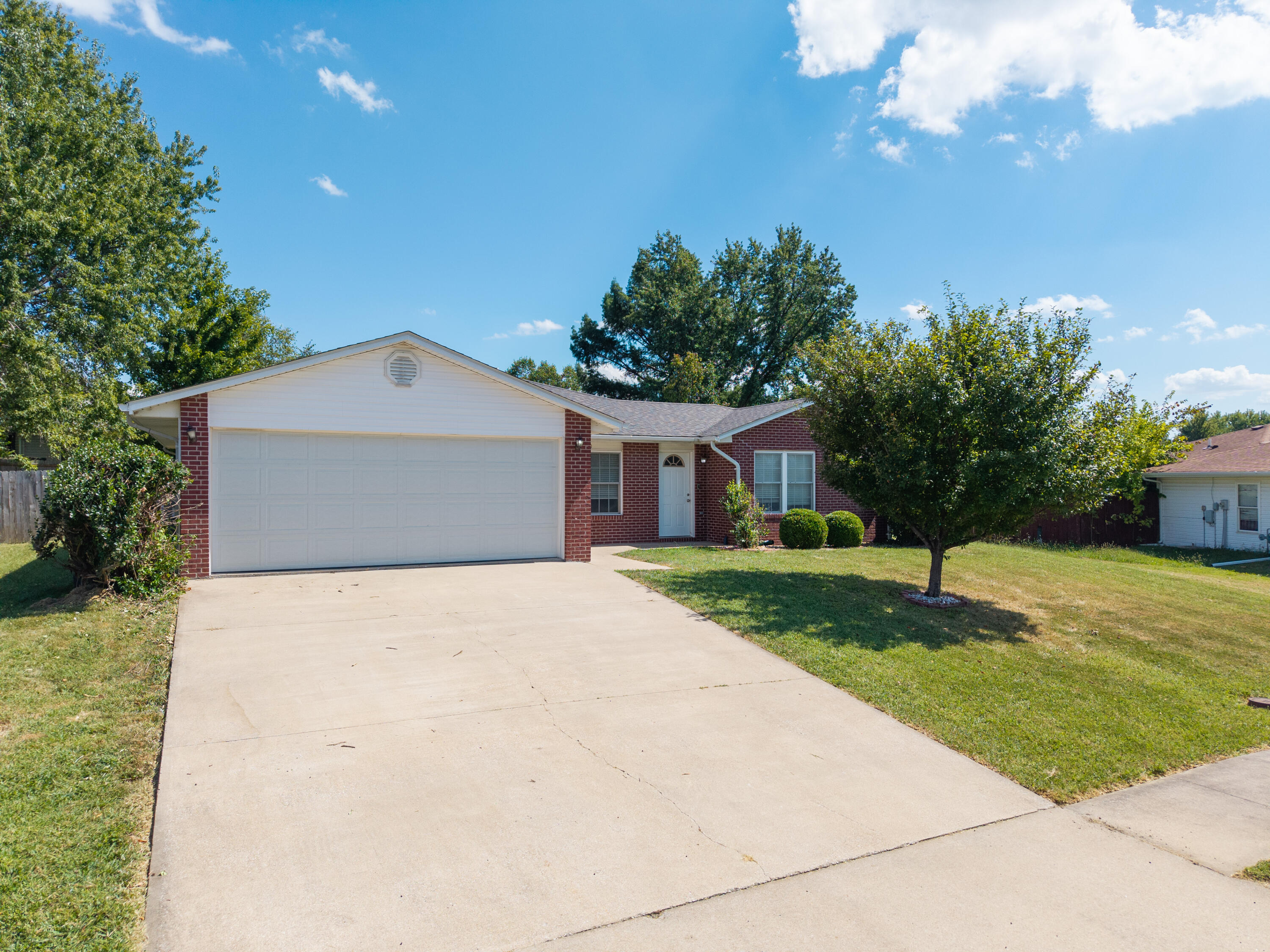 3910 Beechwood Dr Property Photo 2
