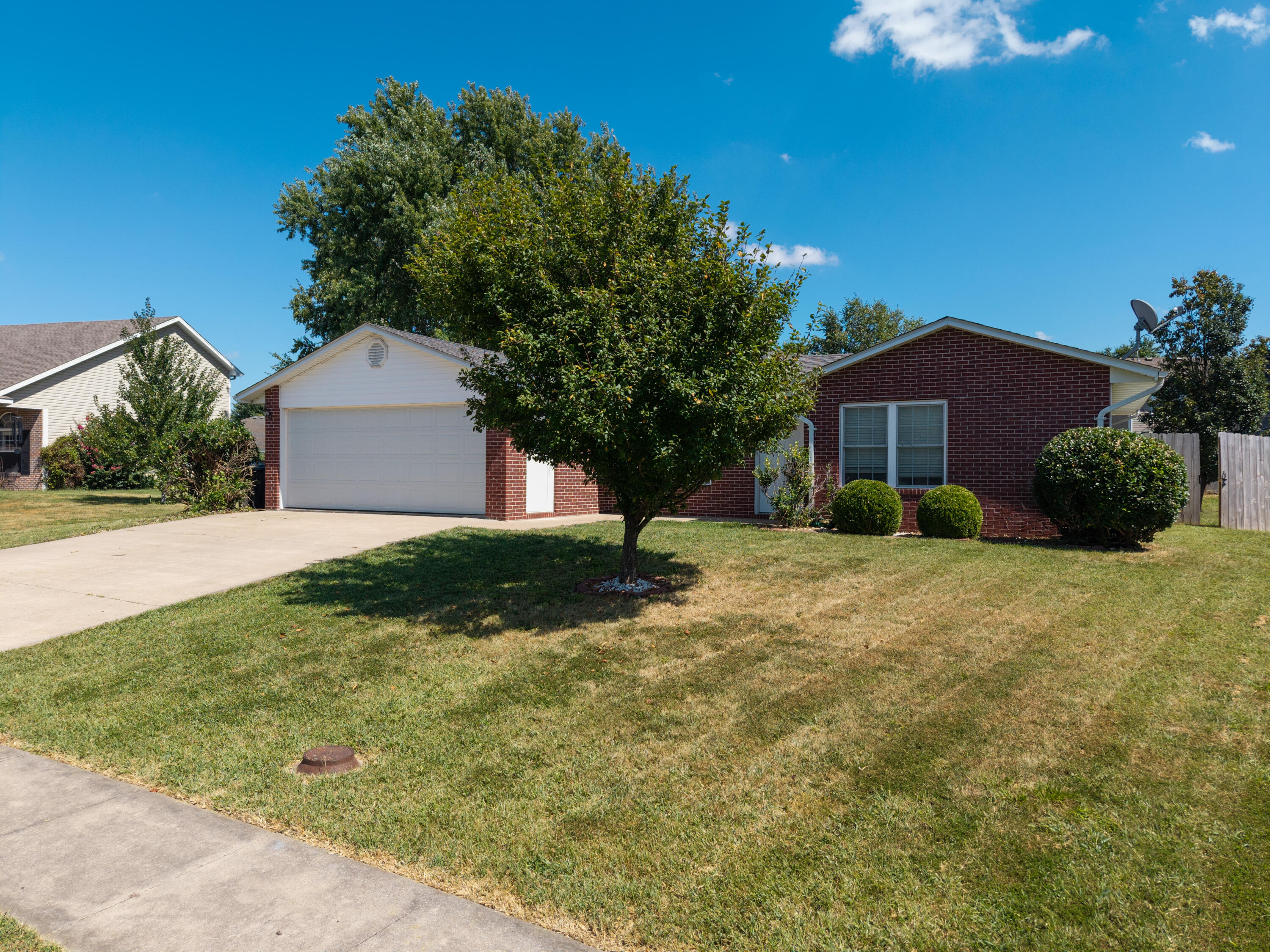 3910 Beechwood Dr Property Photo 3