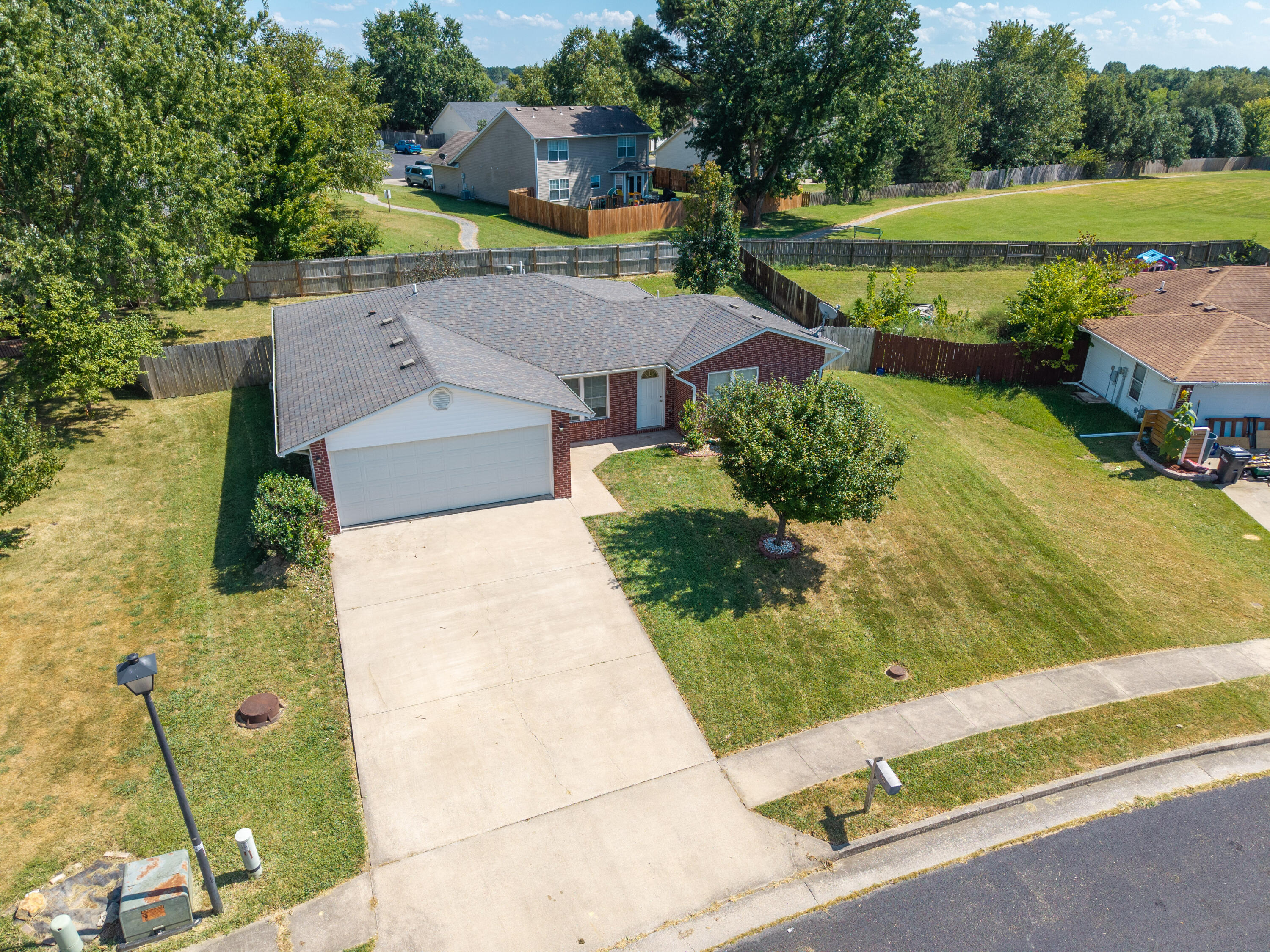 3910 Beechwood Dr Property Photo 4