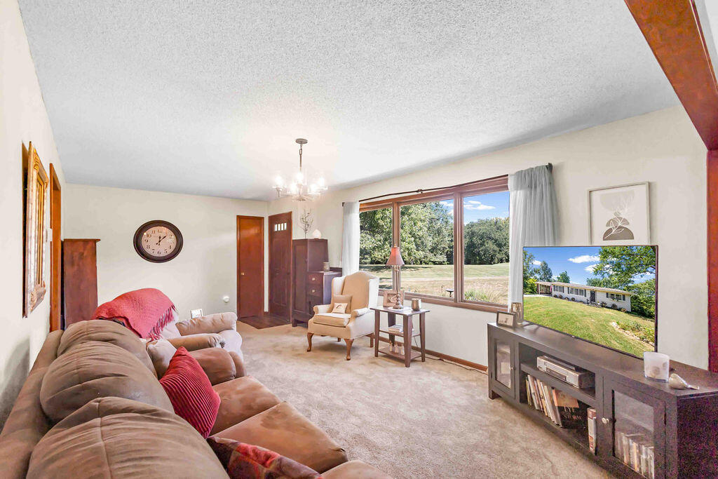 1084 Private Road 1237 Property Photo 4