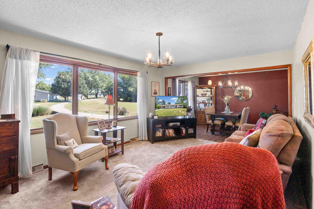 1084 Private Road 1237 Property Photo 5
