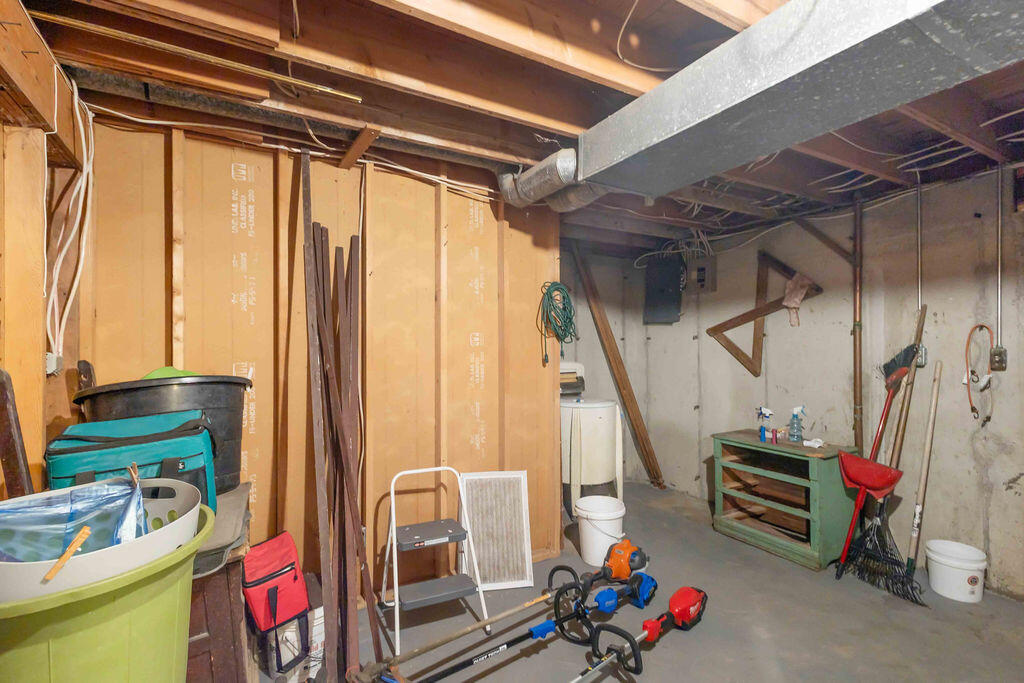 1084 Private Road 1237 Property Photo 27