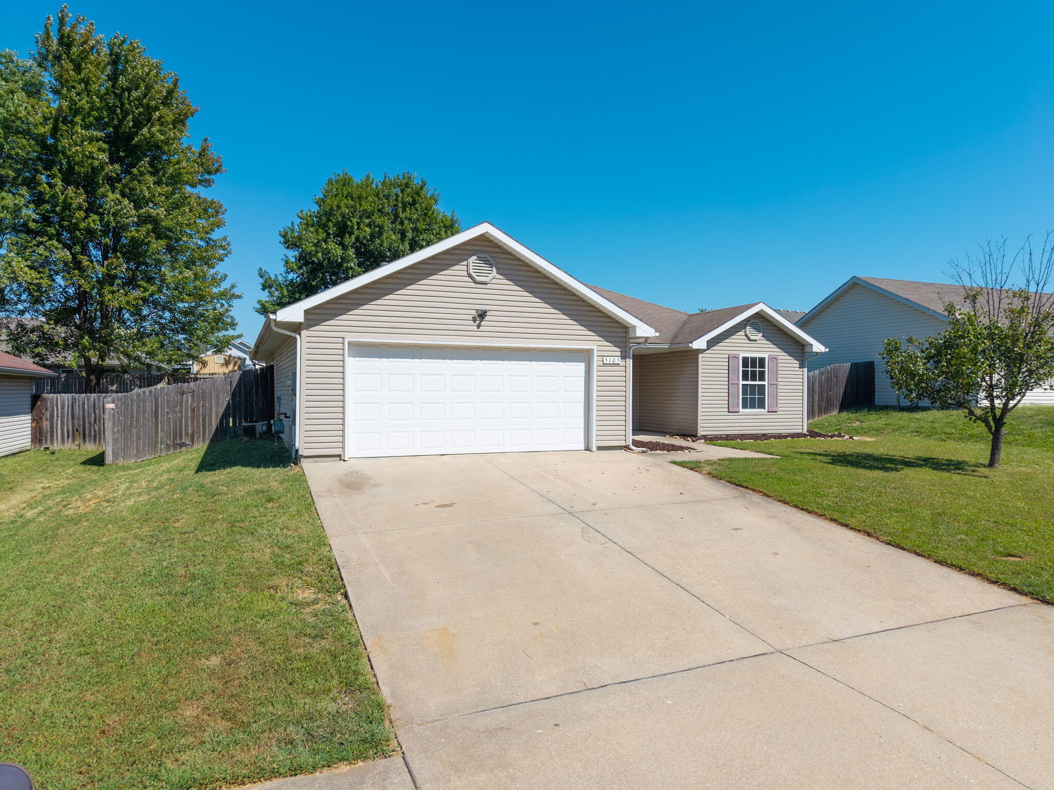 5105 Sandstone Dr Property Photo 2