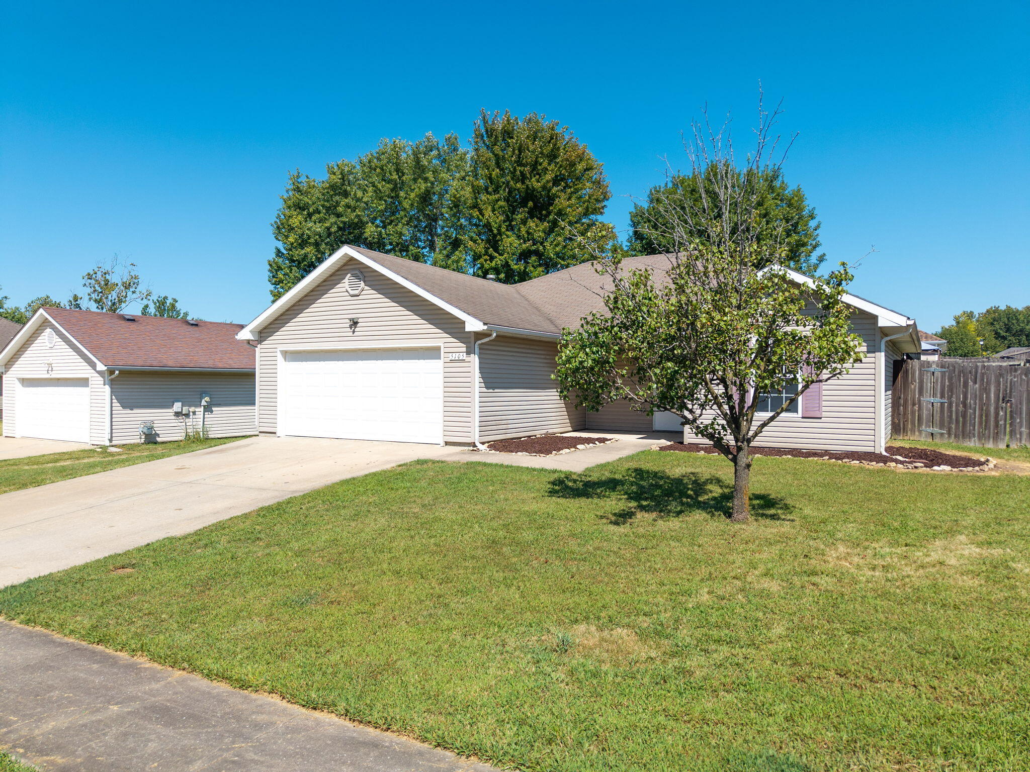 5105 Sandstone Dr Property Photo 3