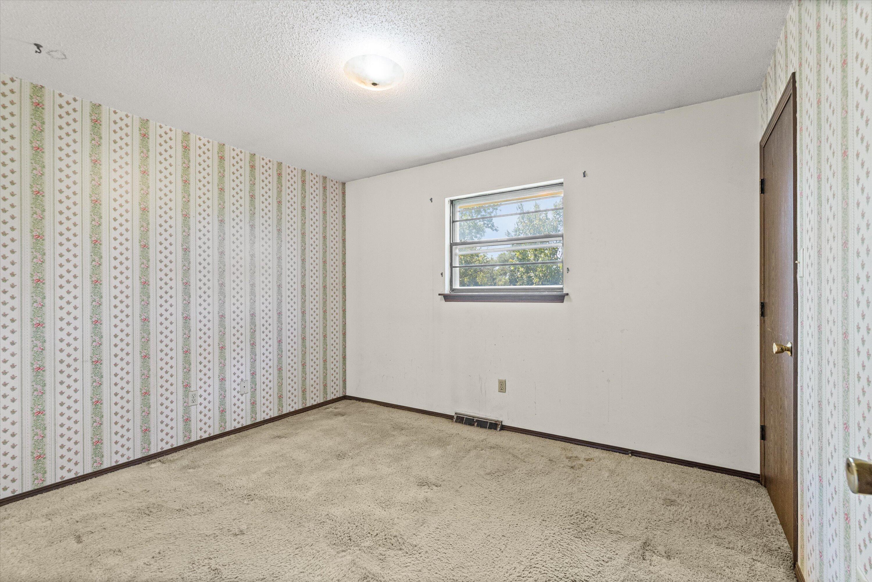 5615 E Pinehurst Ln Property Photo 10