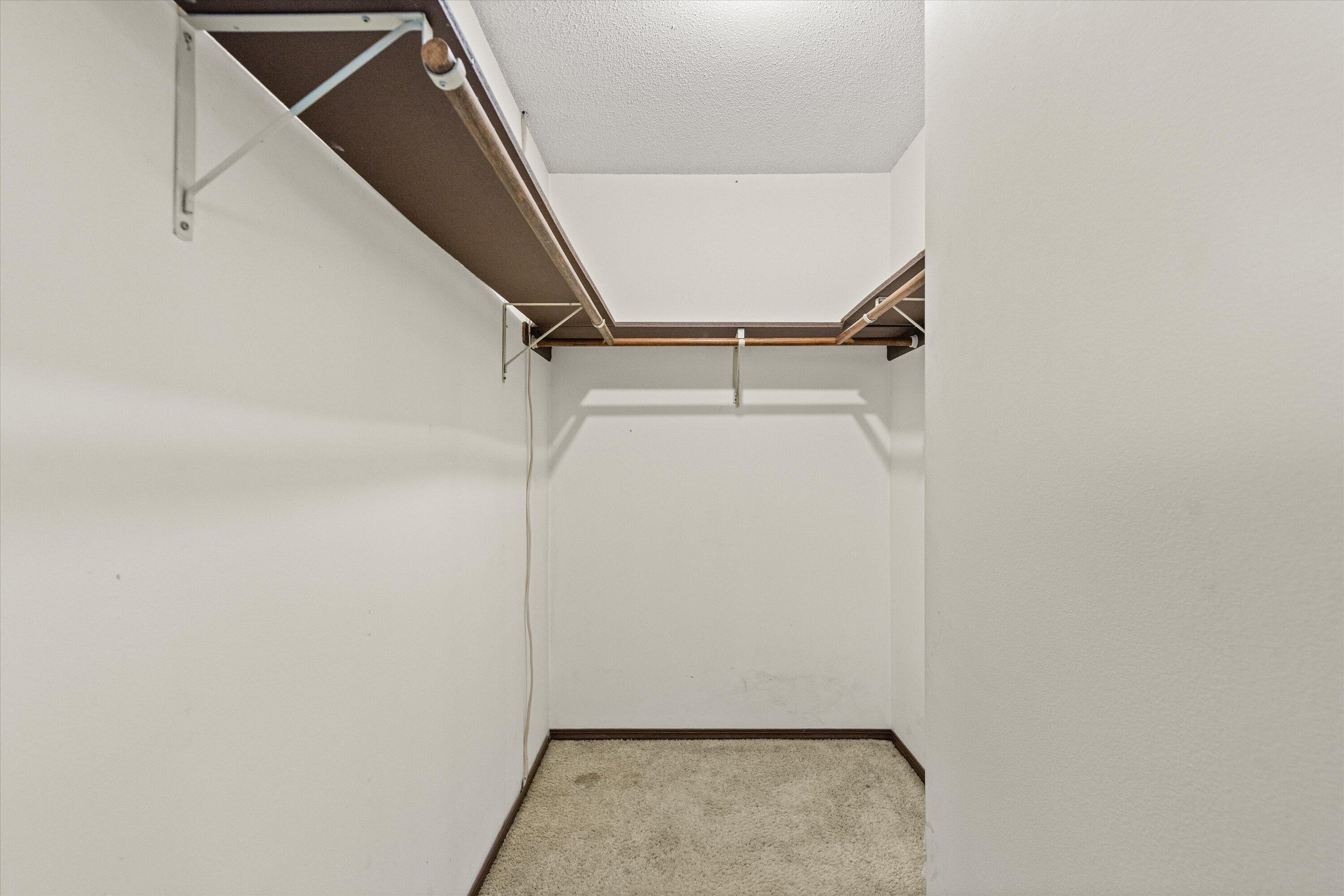 5615 E Pinehurst Ln Property Photo 12