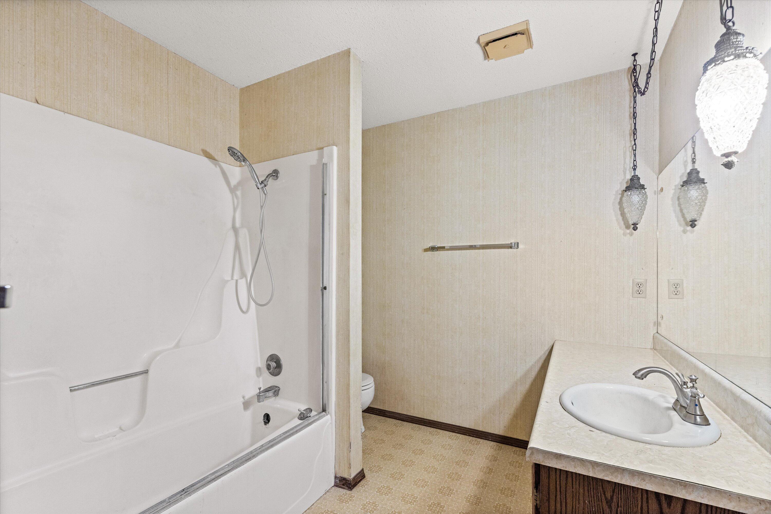 5615 E Pinehurst Ln Property Photo 13