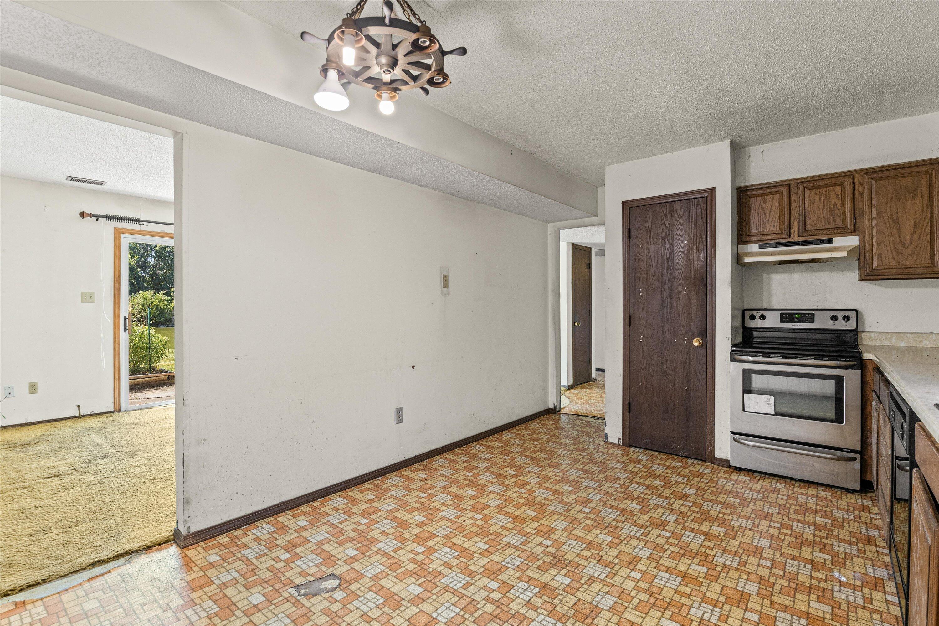 5615 E Pinehurst Ln Property Photo 18