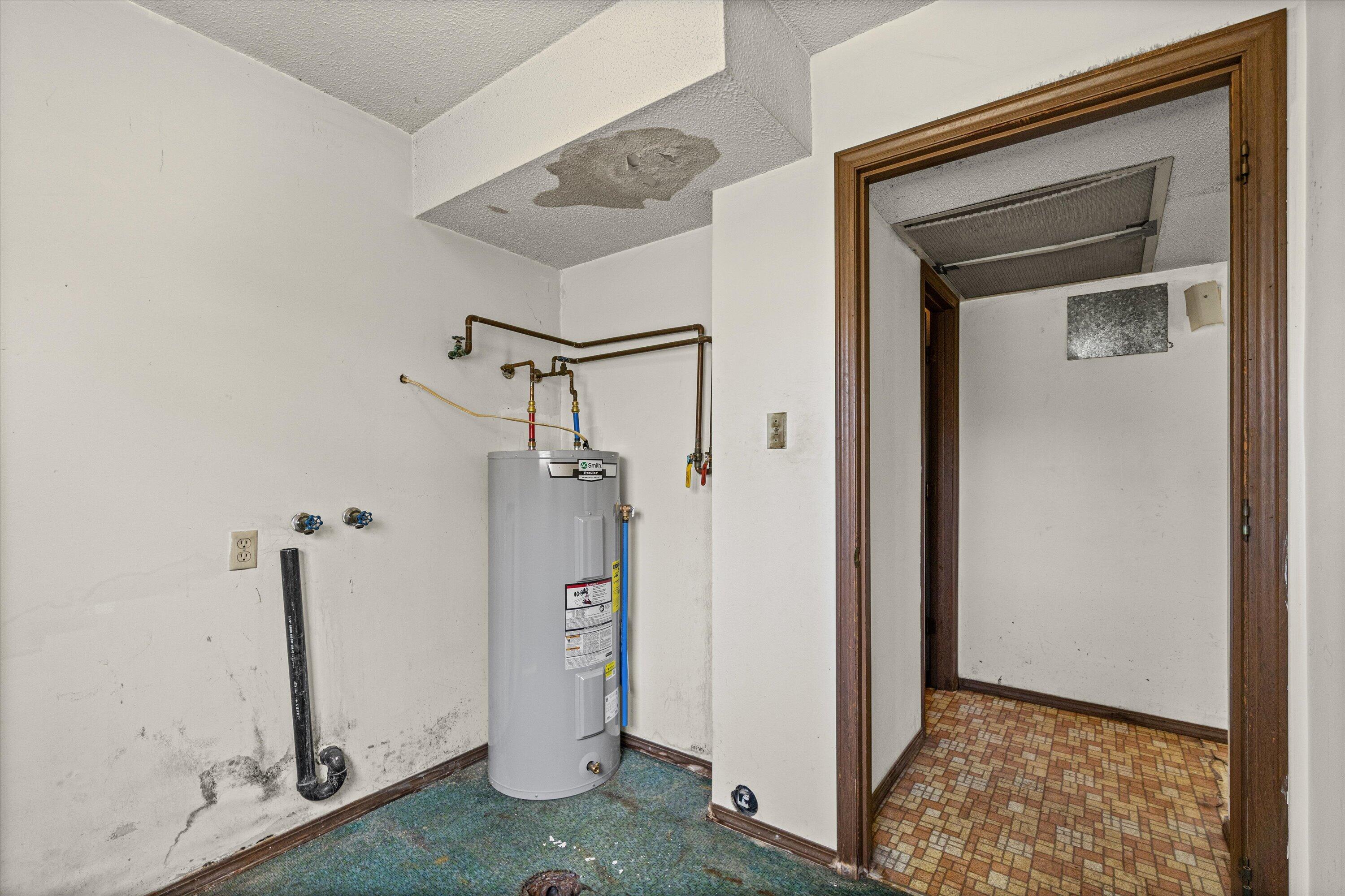 5615 E Pinehurst Ln Property Photo 22