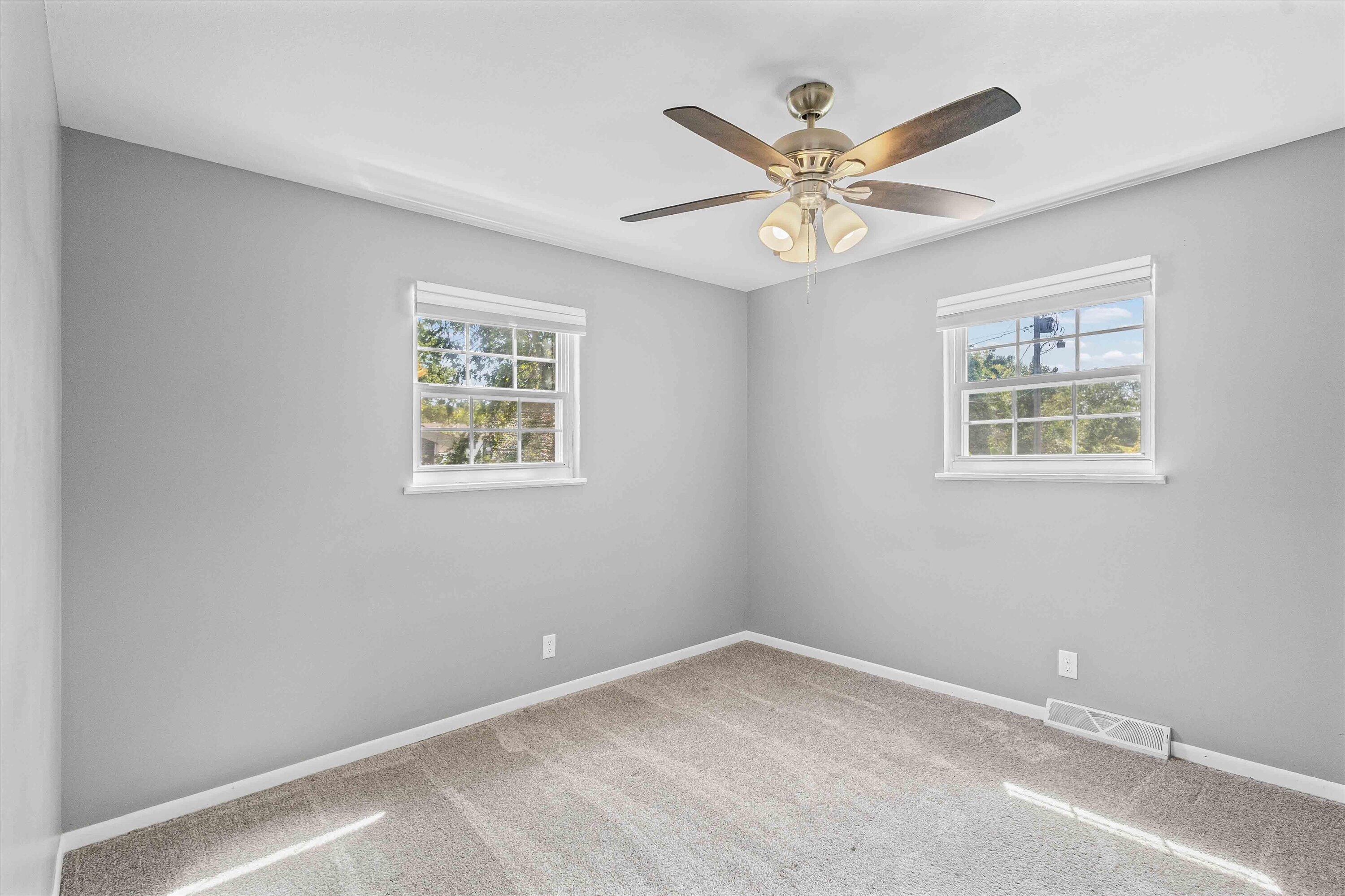 528 E Winter St Property Photo 18