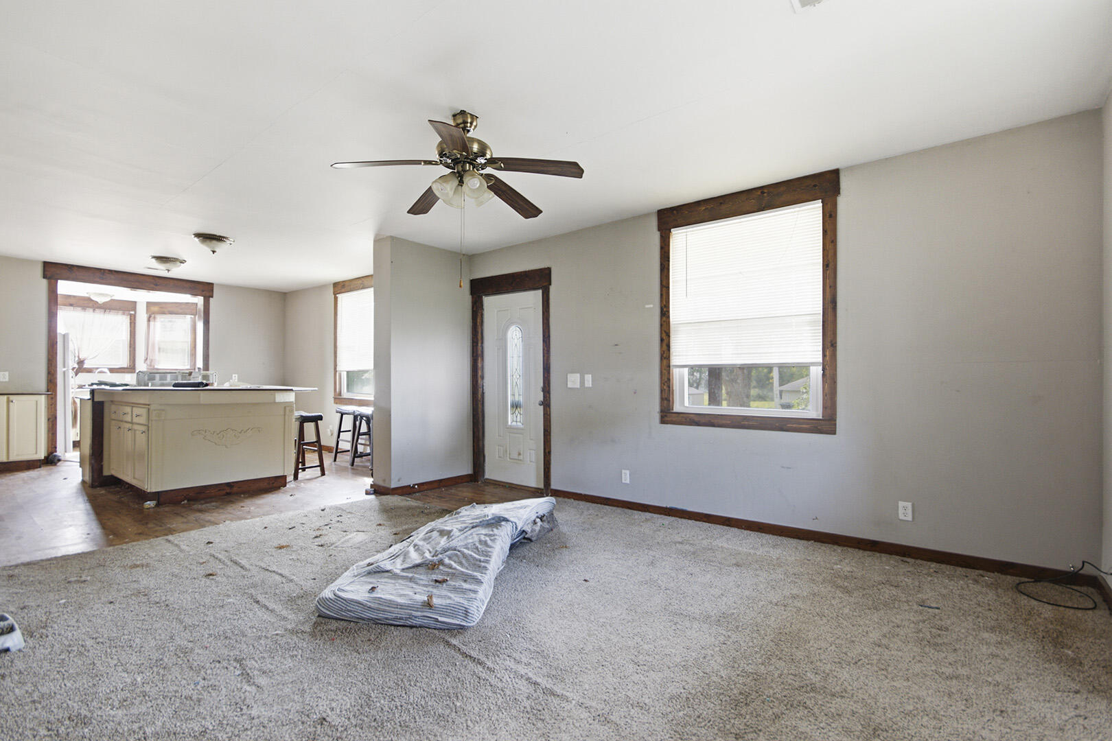 103 E Stone St Property Photo 11