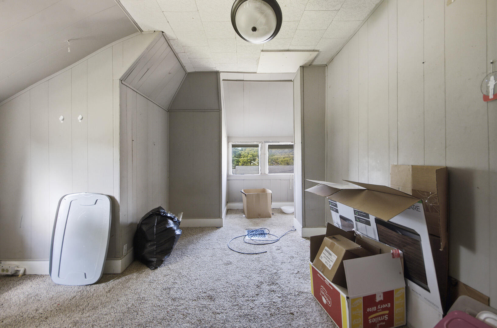 103 E Stone St Property Photo 17
