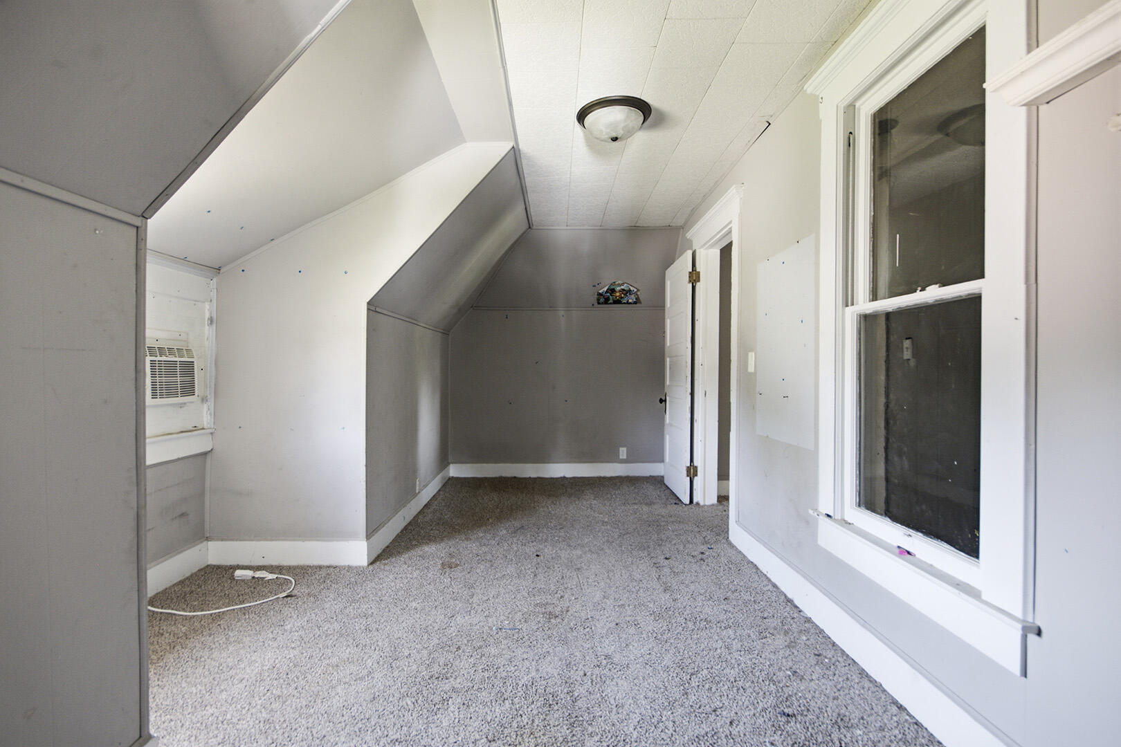 103 E Stone St Property Photo 22