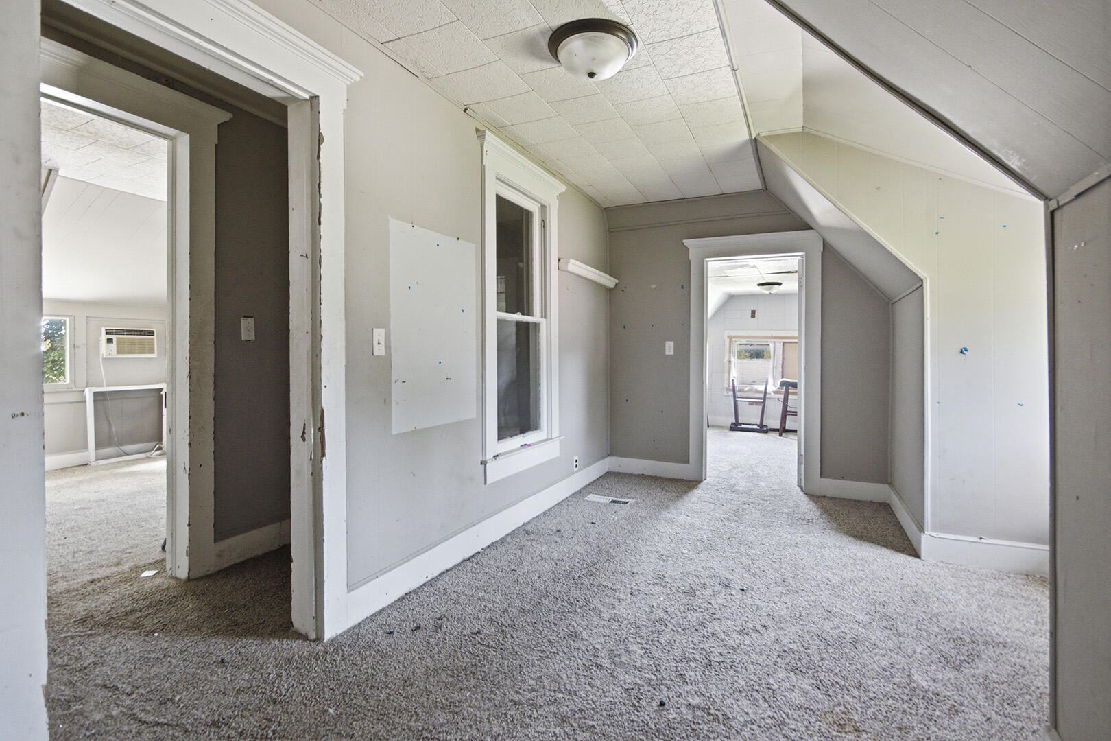 103 E Stone St Property Photo 23