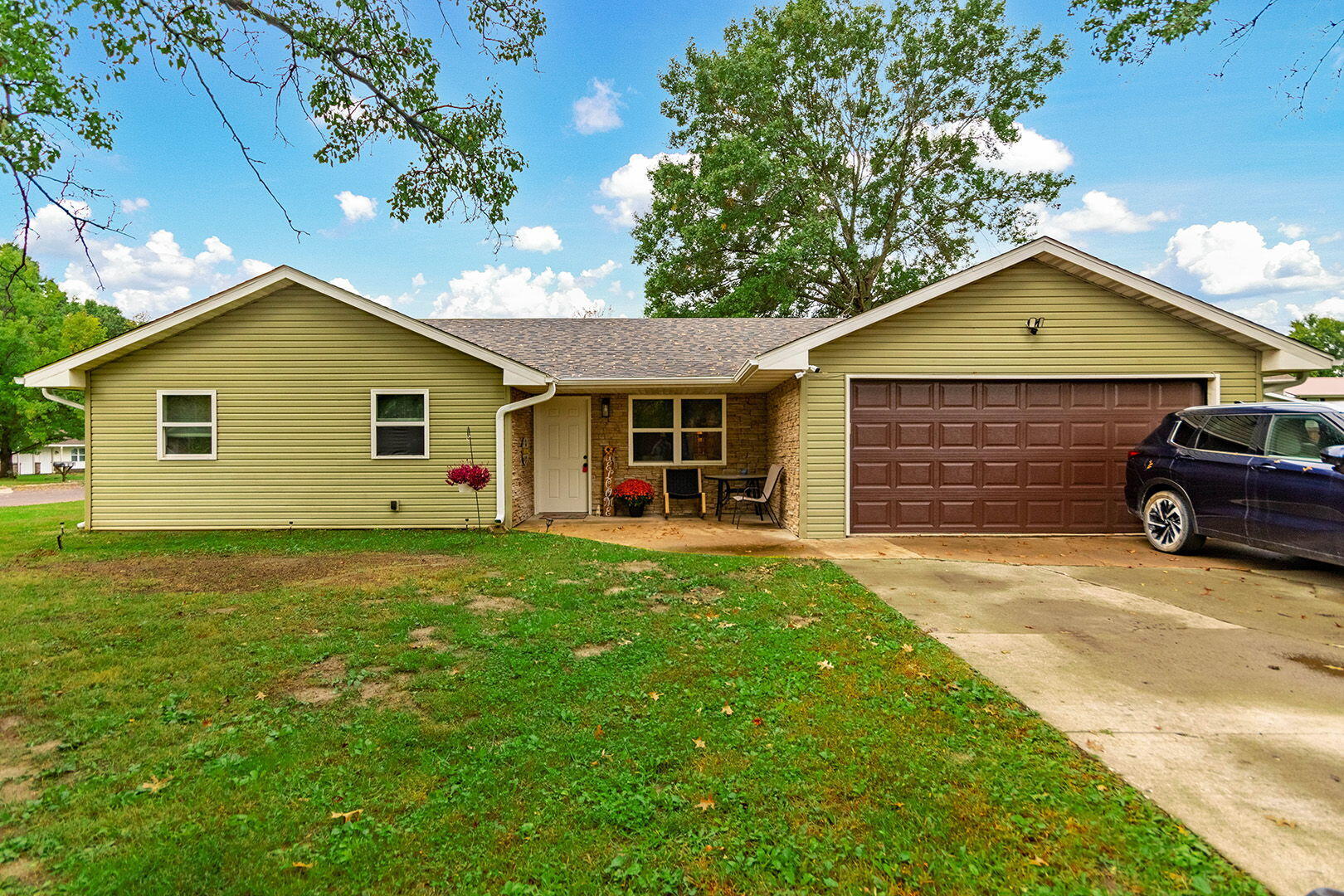 7305 N Wishing Well Dr Property Photo 1
