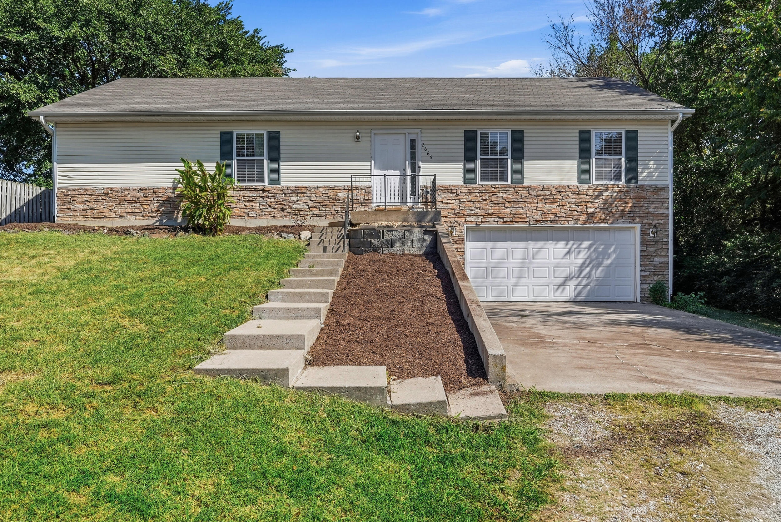 2665 E Alfalfa Dr Property Photo 1