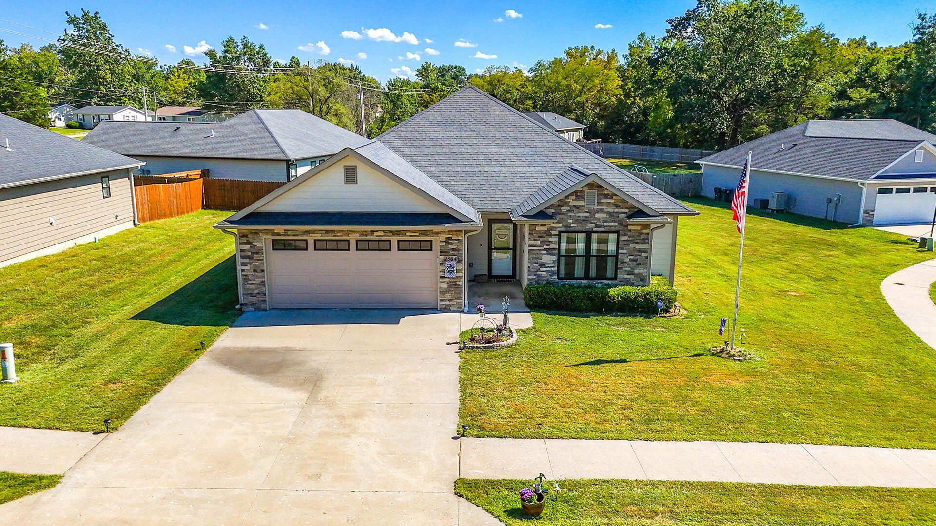 1504 Ellis Pl Property Photo 47