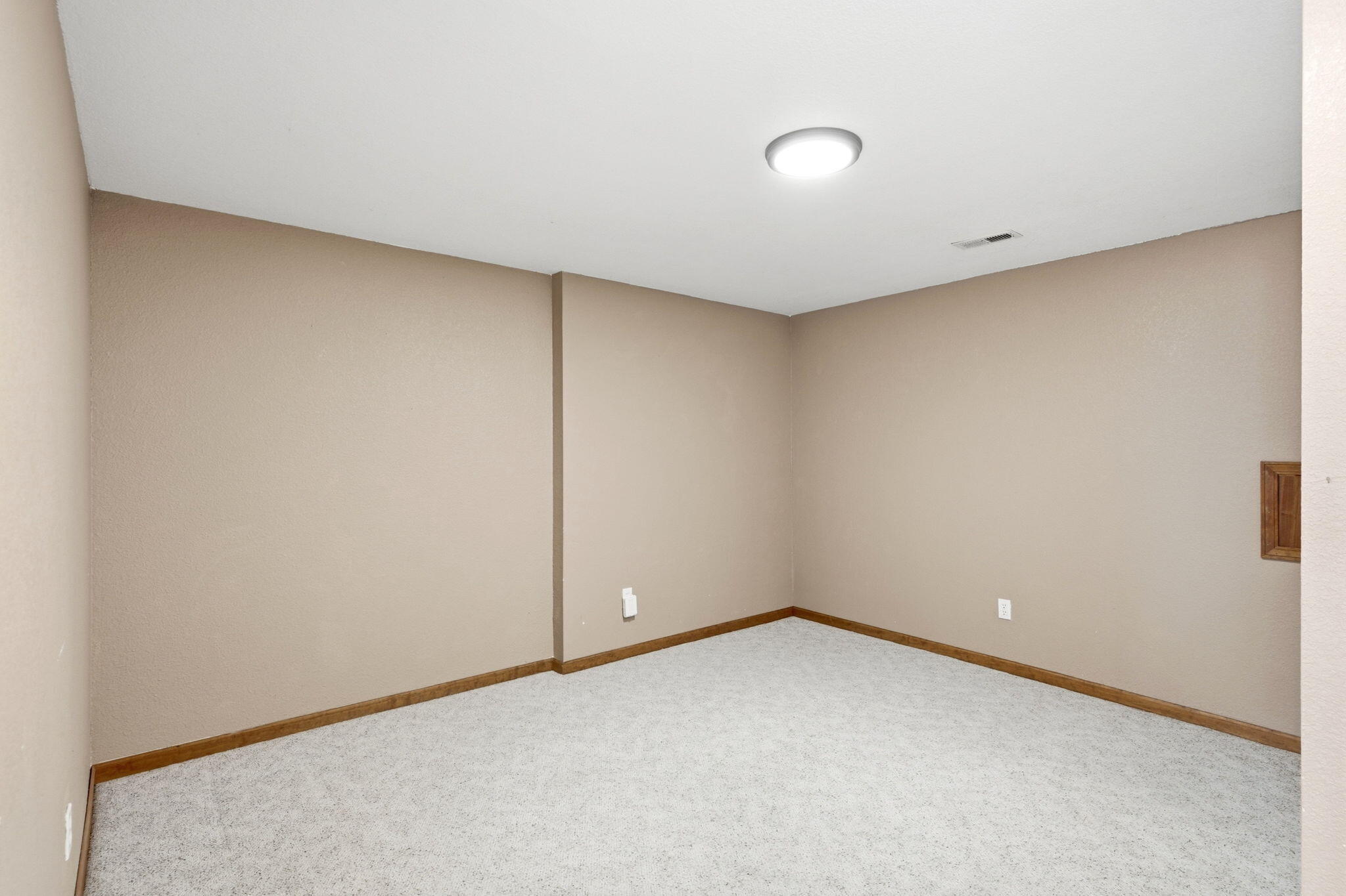 1502 E Preakness Dr Property Photo 13