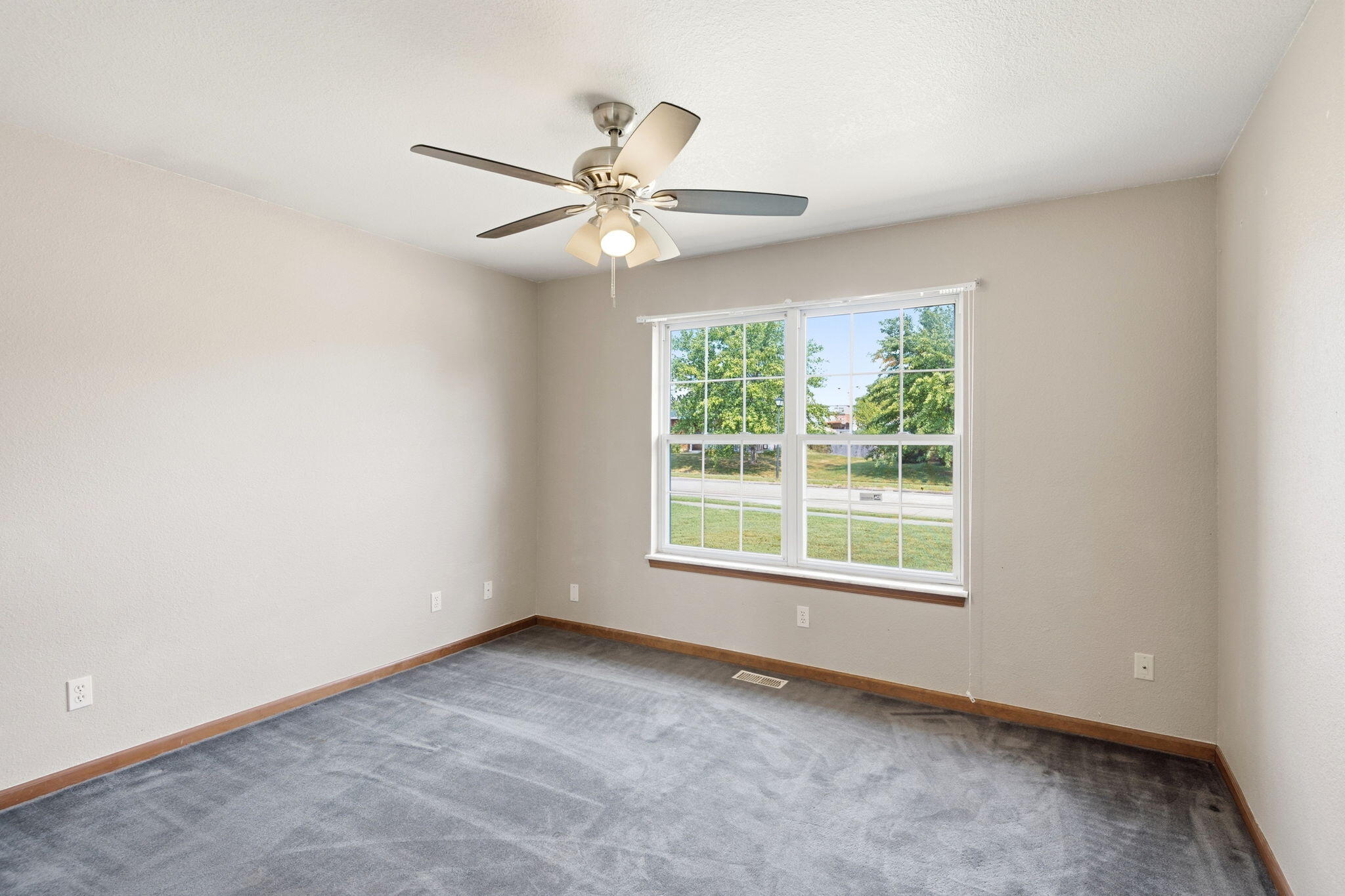 1502 E Preakness Dr Property Photo 21