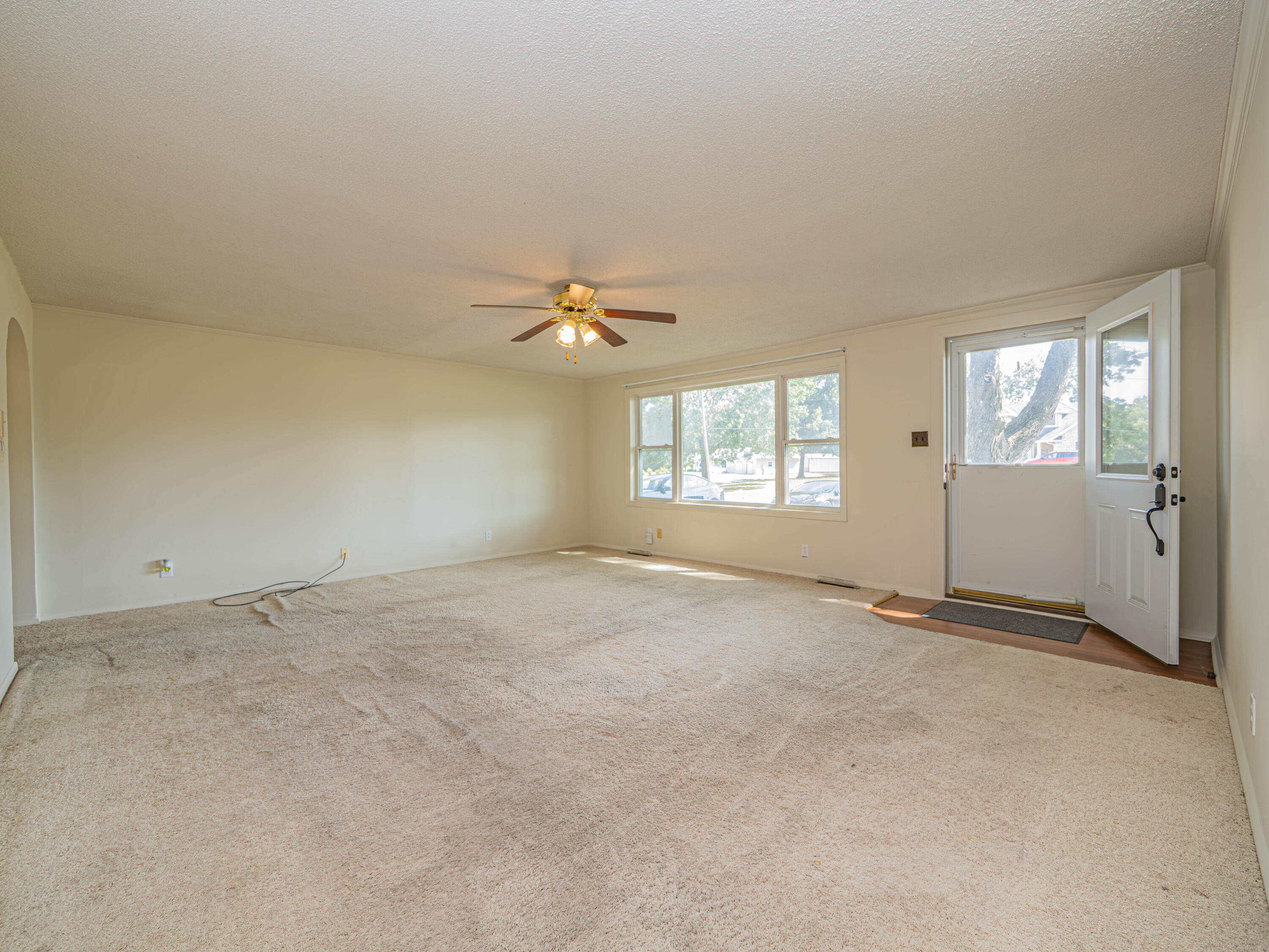 1023 E Mckinsey St Property Photo 2