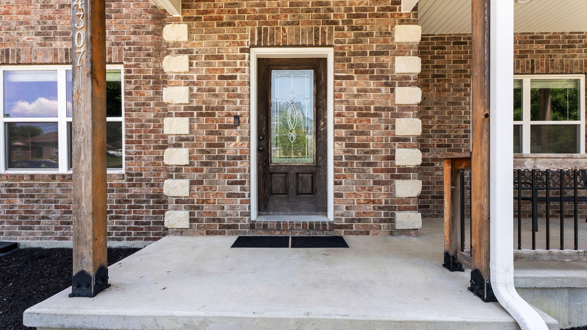 4307 Zoe Ln Property Photo 3