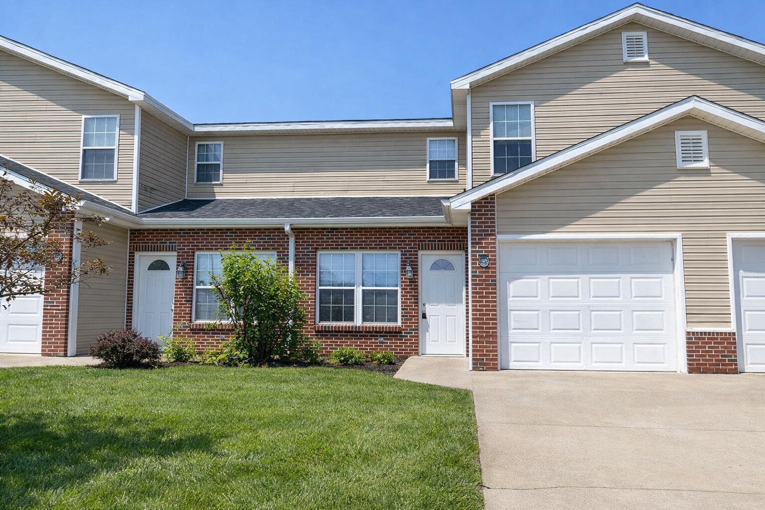 5000 Derby Ridge Dr 104 Property Photo 2