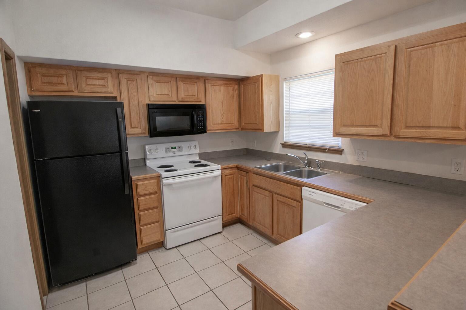 5000 Derby Ridge Dr 208 Property Photo 9