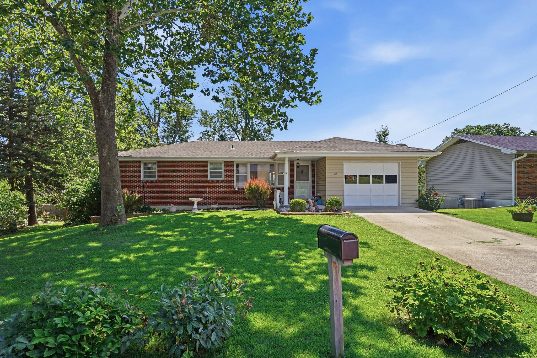 213 Sarazen Dr Property Photo 2