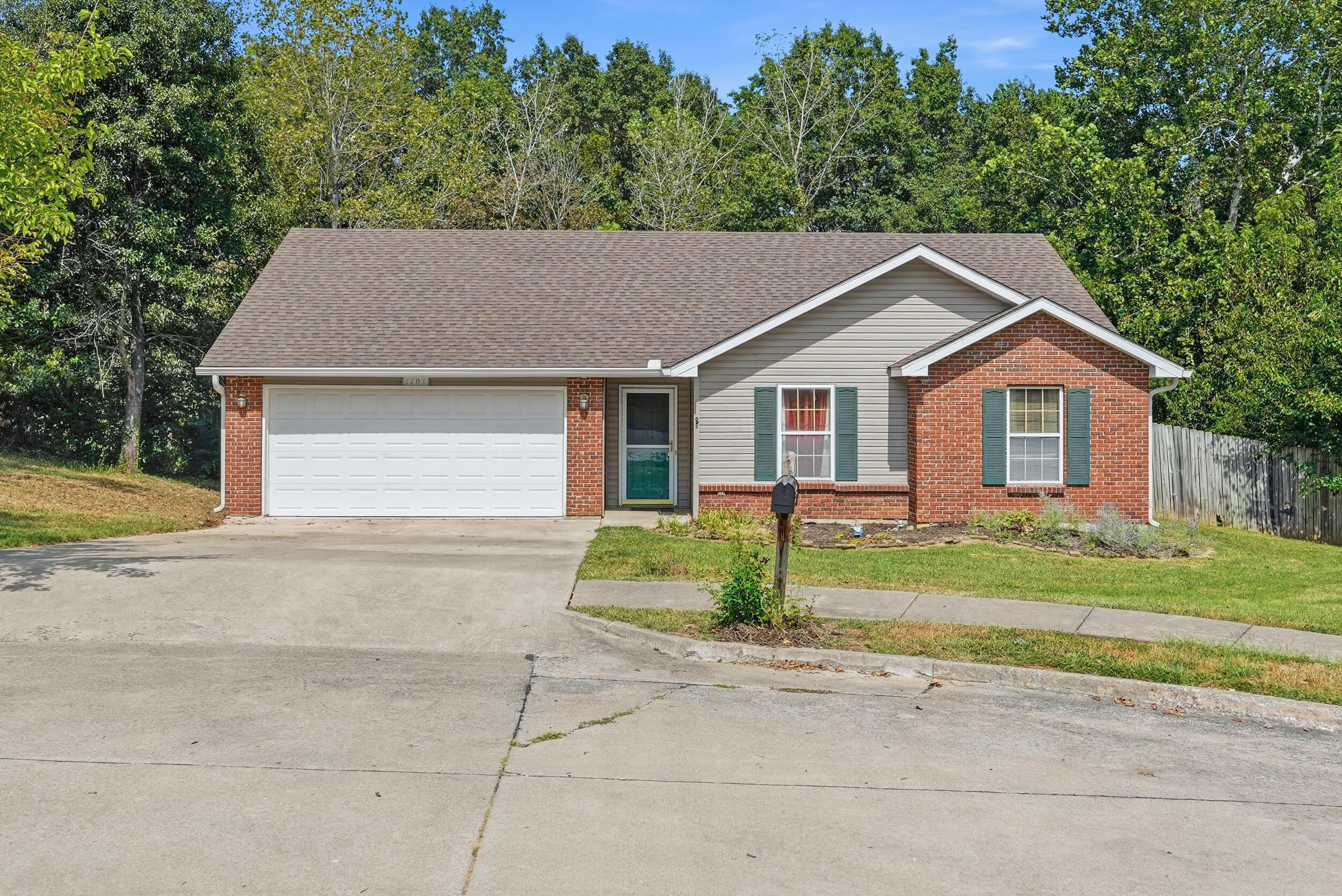 1701 Arctic Ct Property Photo 1