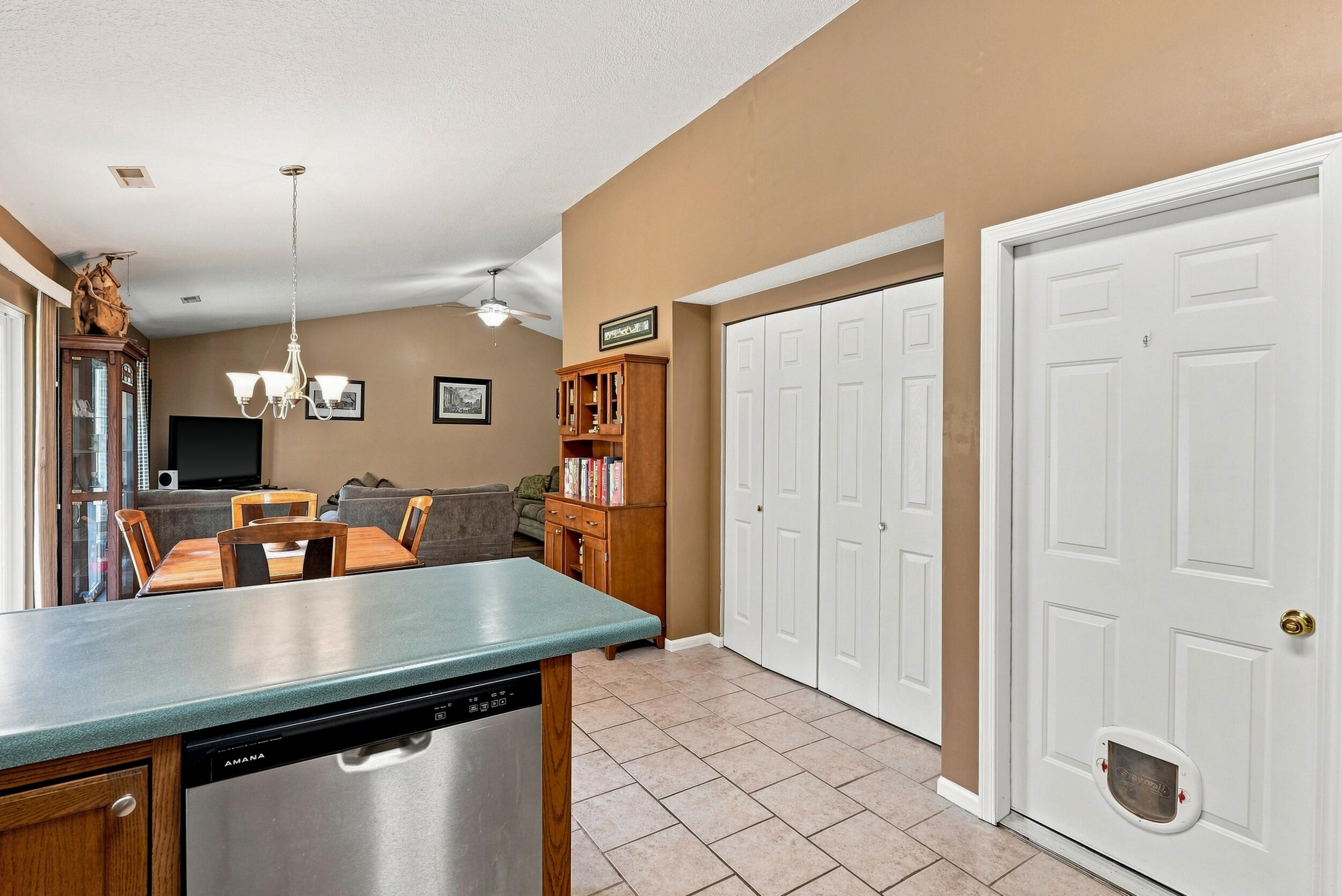 1701 Arctic Ct Property Photo 14