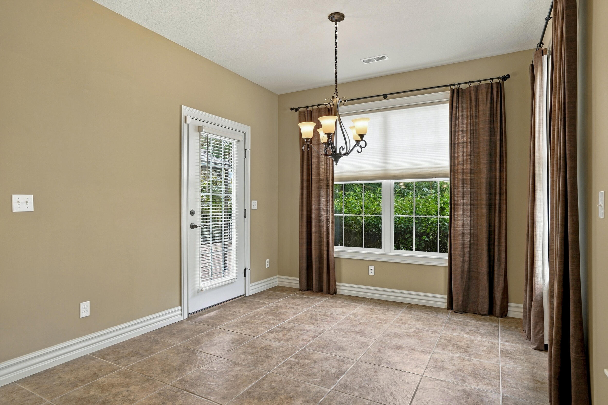 4910 Royal Lytham Dr Property Photo 15