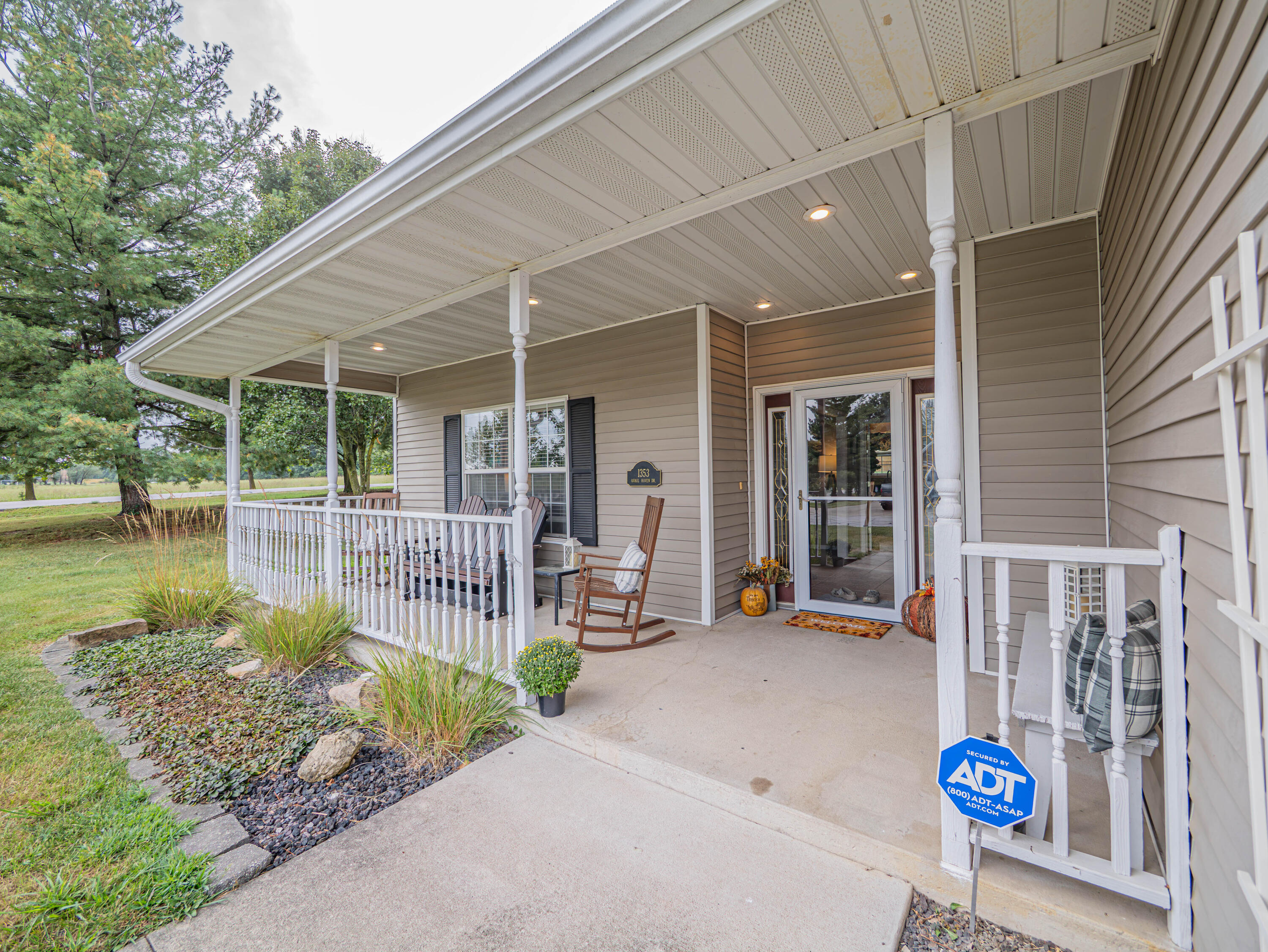 1353 Quail Haven Dr Property Photo 2