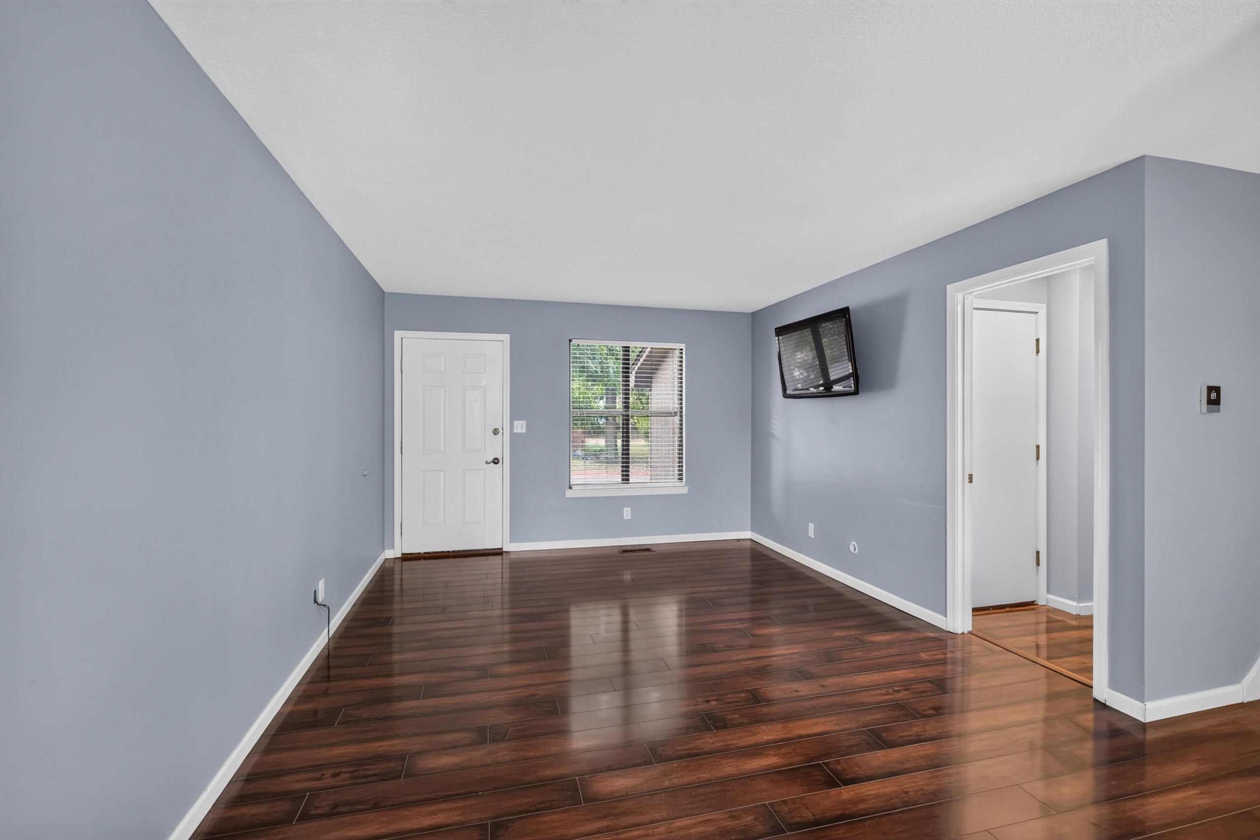 2801 W Broadway S2 Property Photo 2