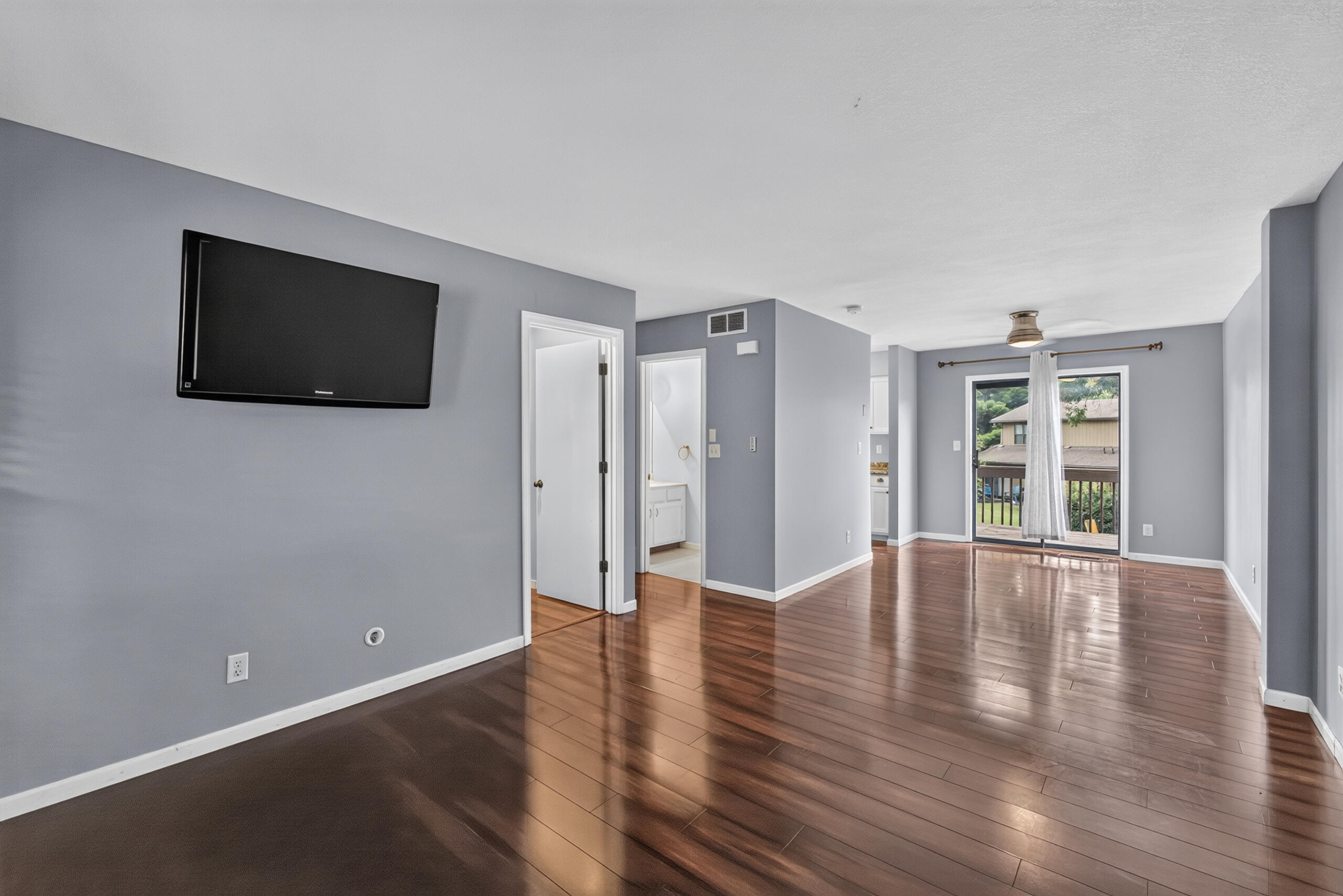 2801 W Broadway S2 Property Photo 3