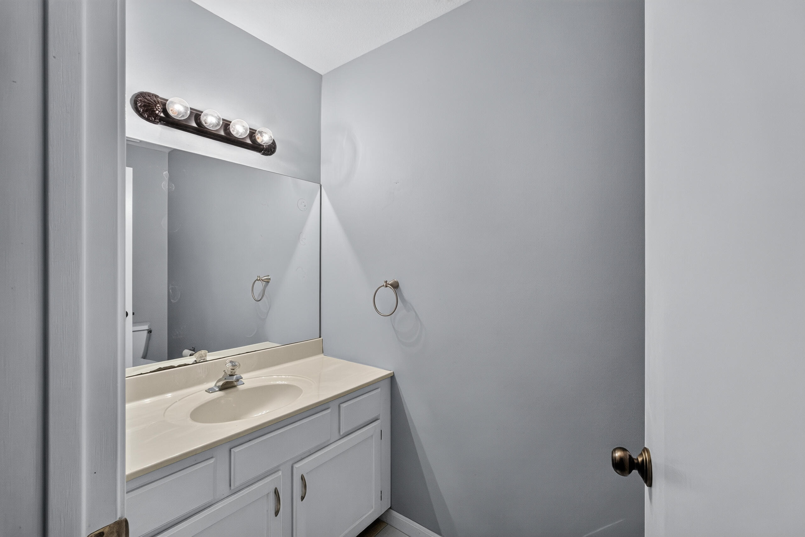 2801 W Broadway S2 Property Photo 10