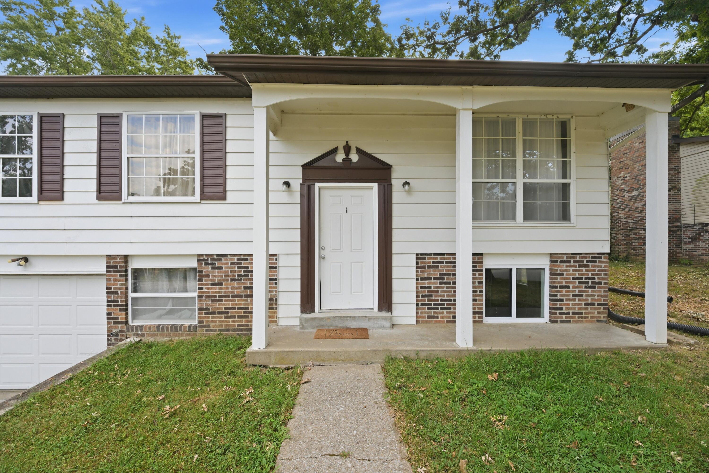 1505 Westview Dr Property Photo 1