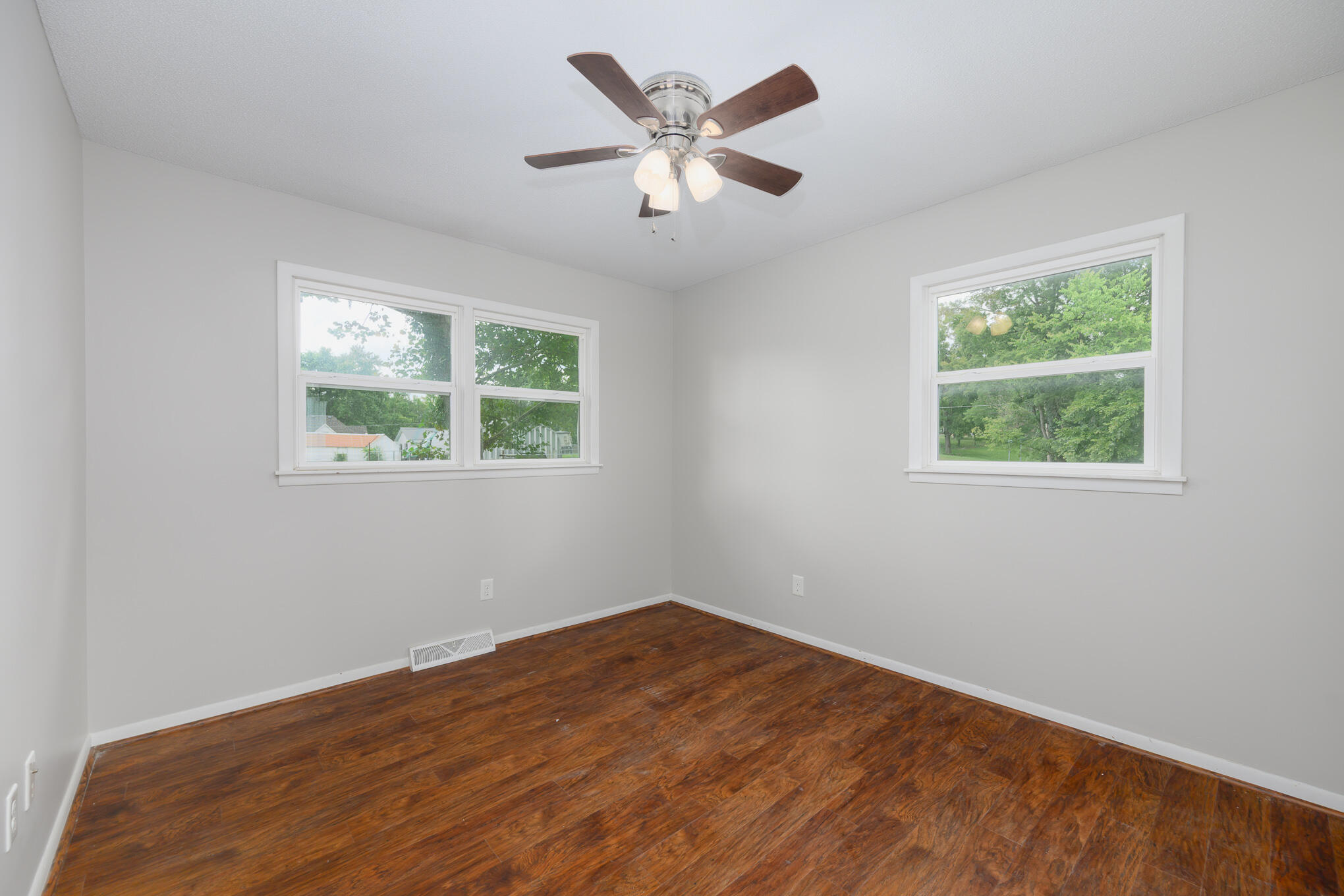 11812 Pine St Property Photo 12