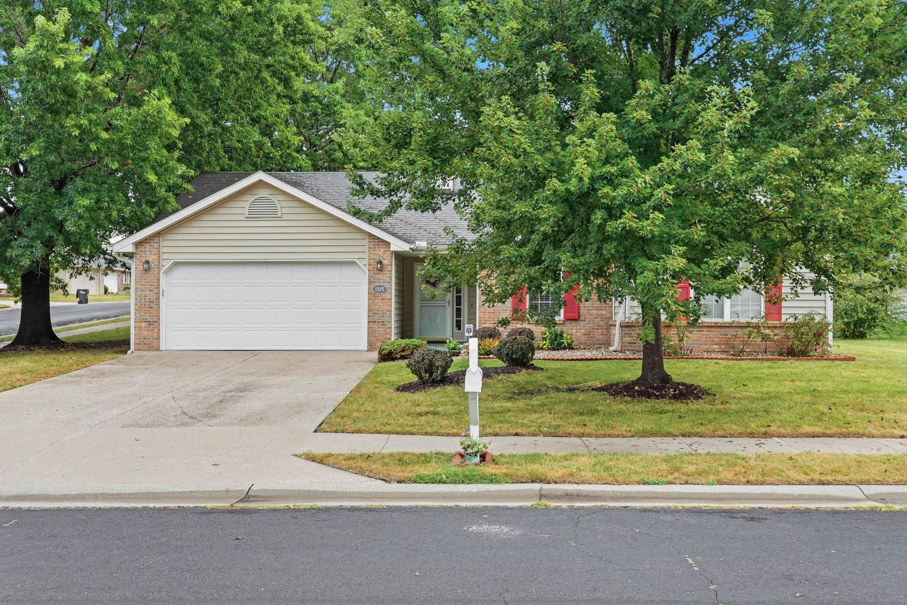 1515 Whitburn Dr Property Photo 1