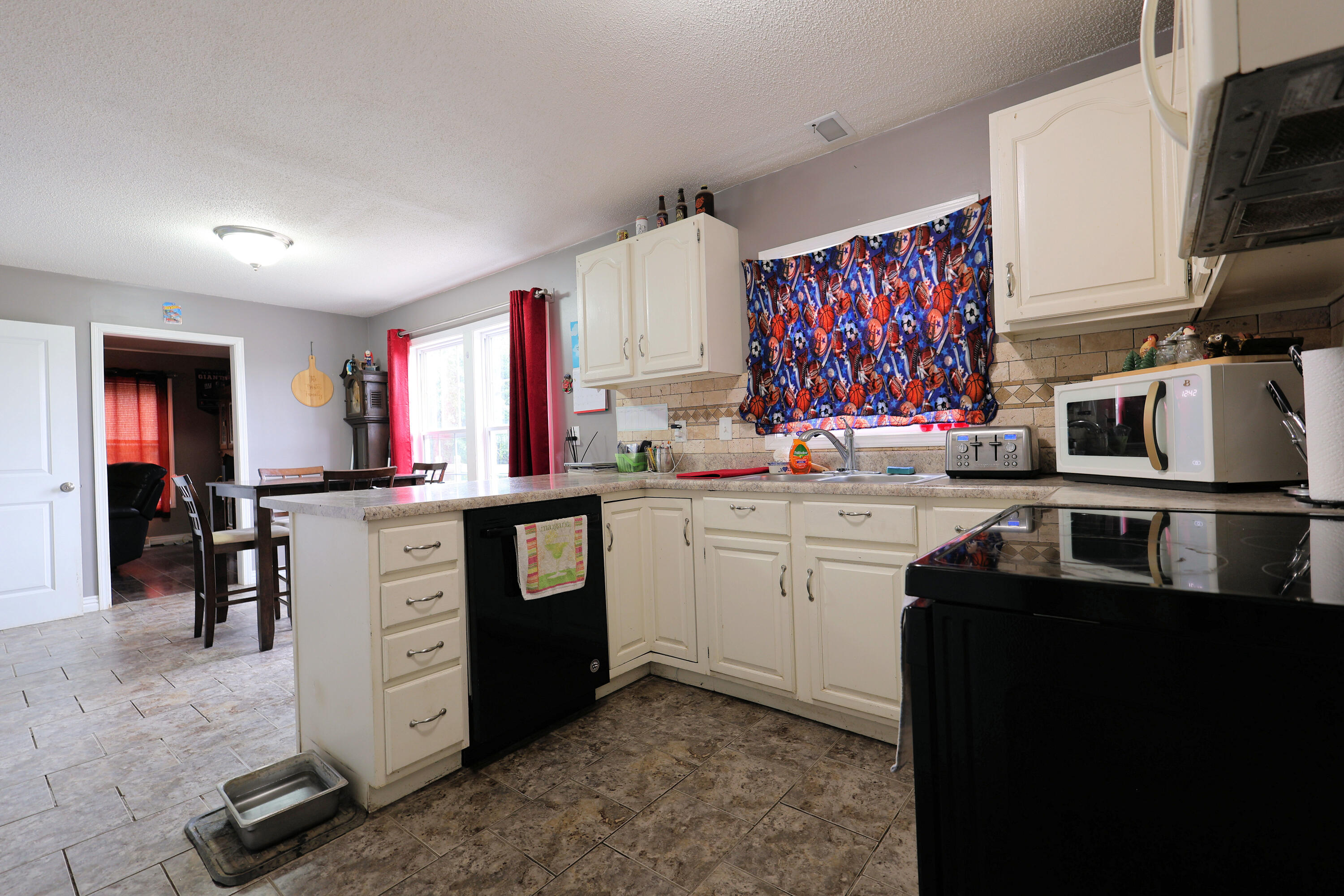 9700 E Ball Rd Property Photo 11