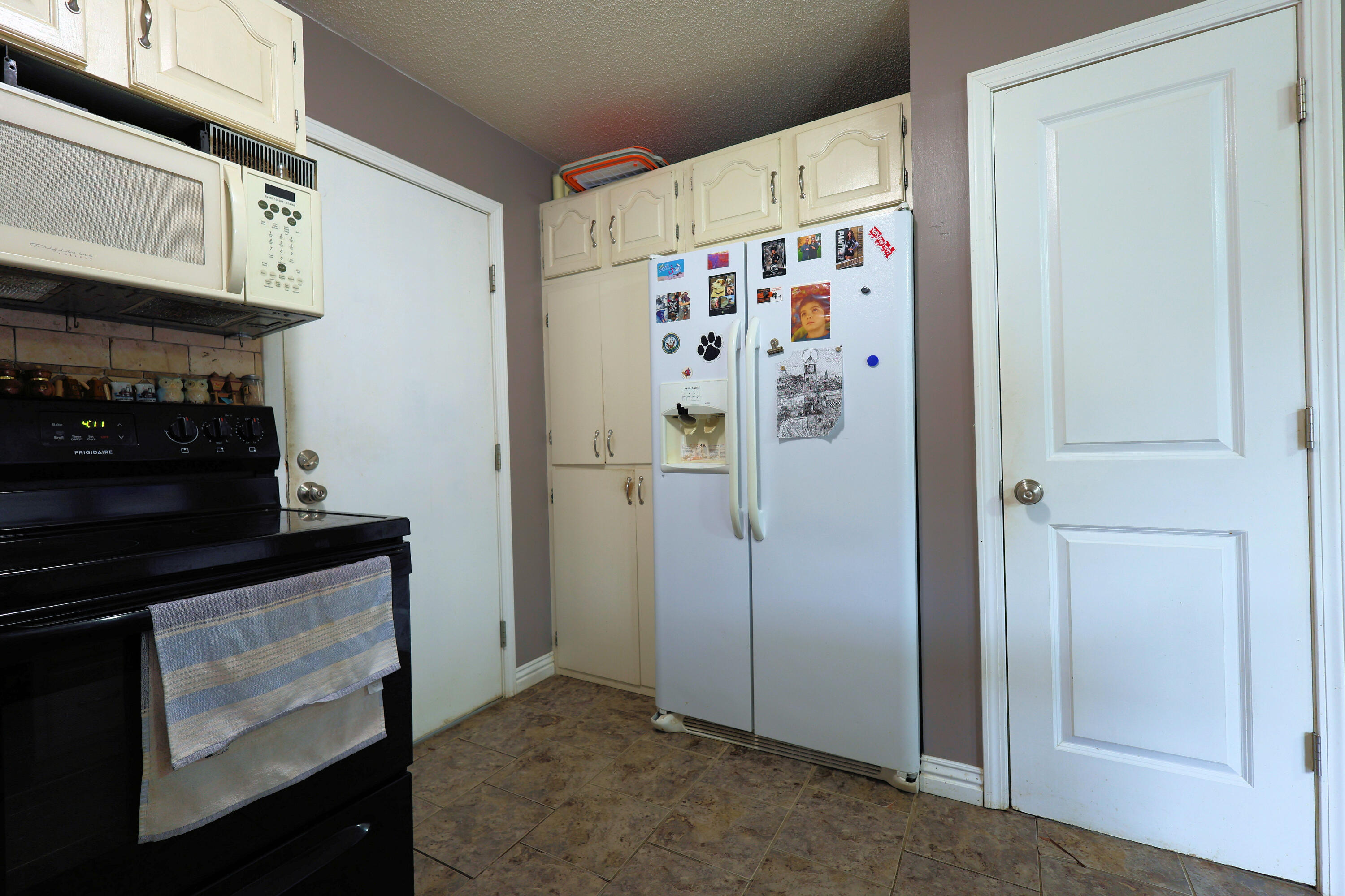 9700 E Ball Rd Property Photo 12