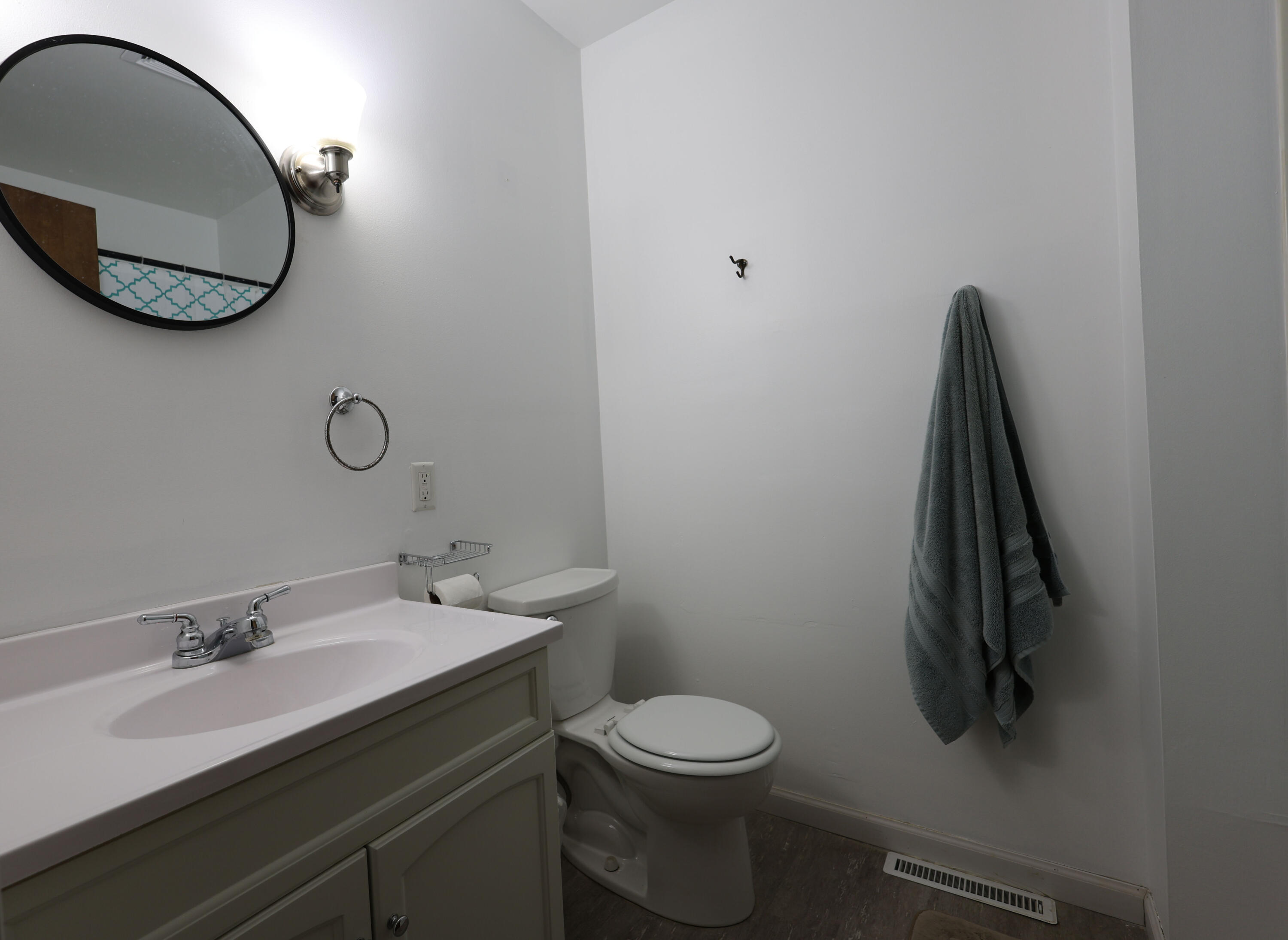 9700 E Ball Rd Property Photo 17