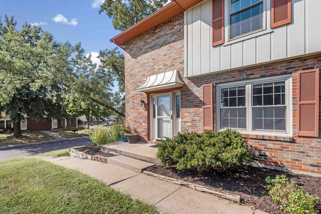 1576 Lakewood Dr Property Photo 1