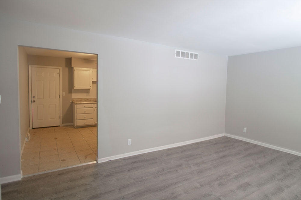 4242 E Santa Barbara Dr Property Photo 6