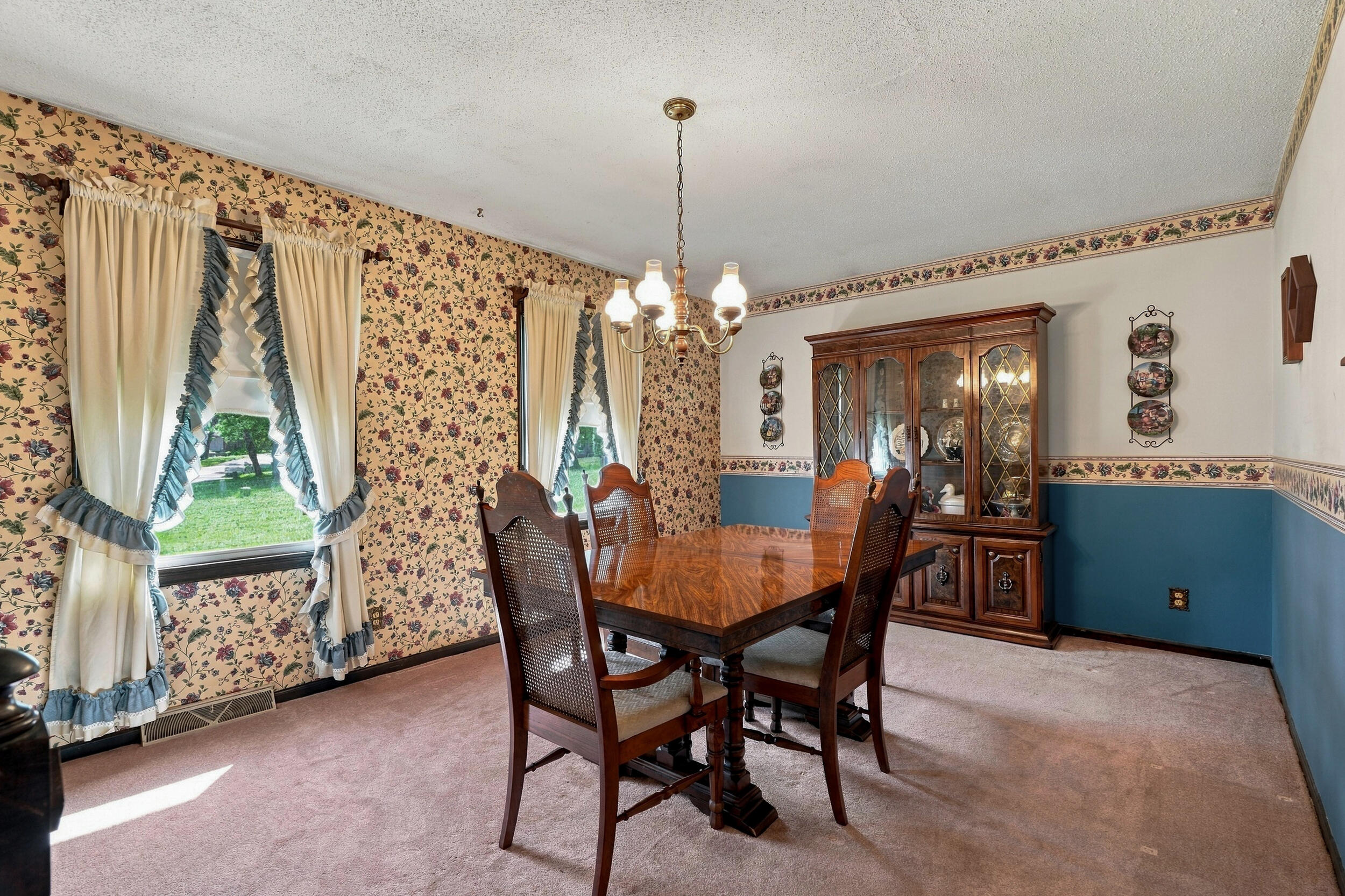 52 Lee Dr Property Photo 5