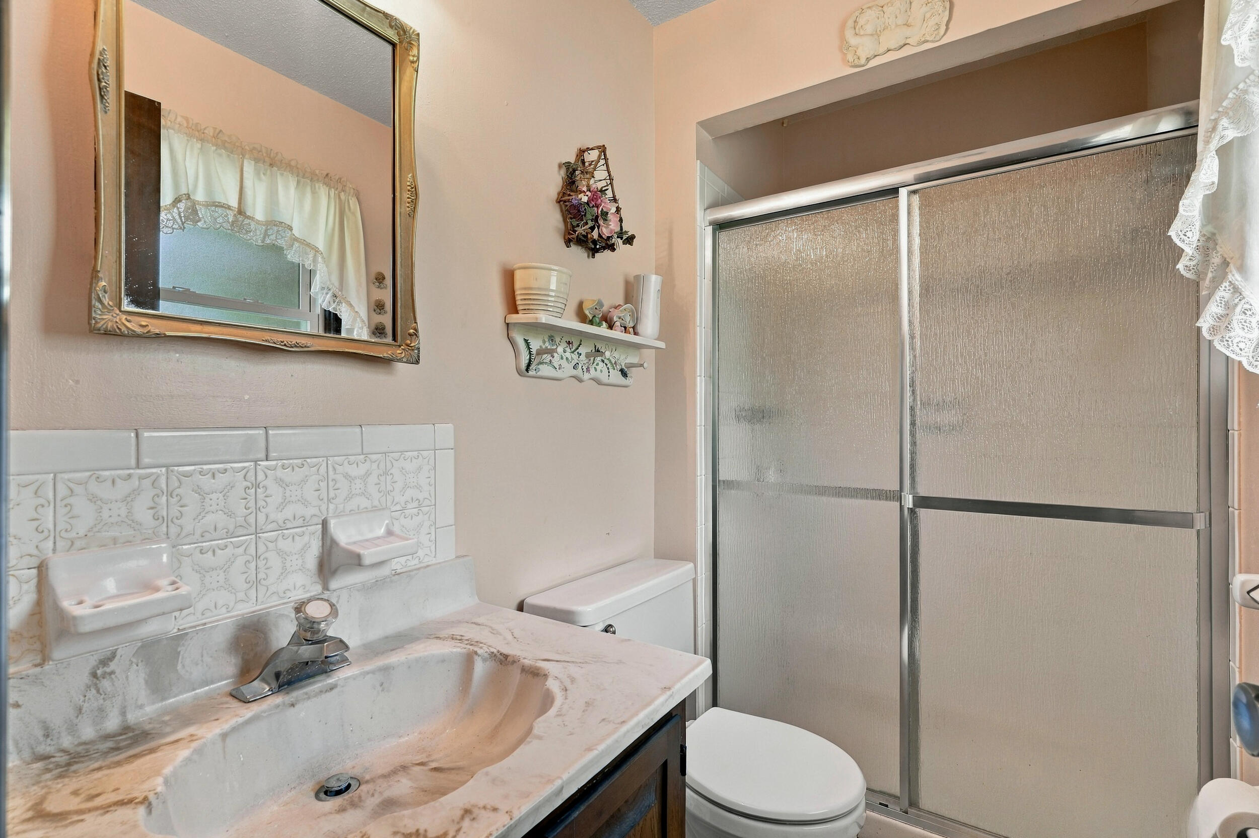 52 Lee Dr Property Photo 16