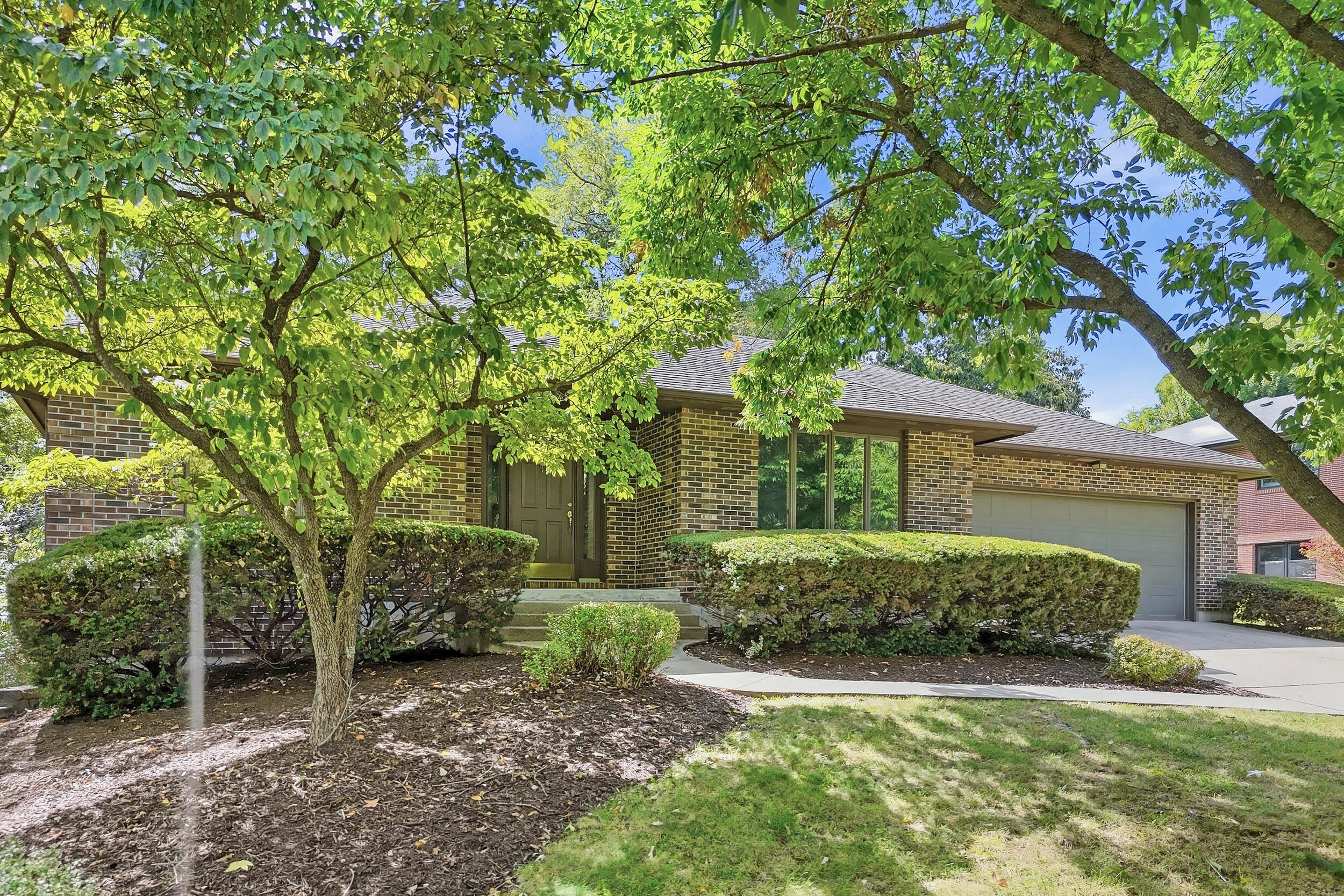 1209 Hulen Dr Property Photo 1